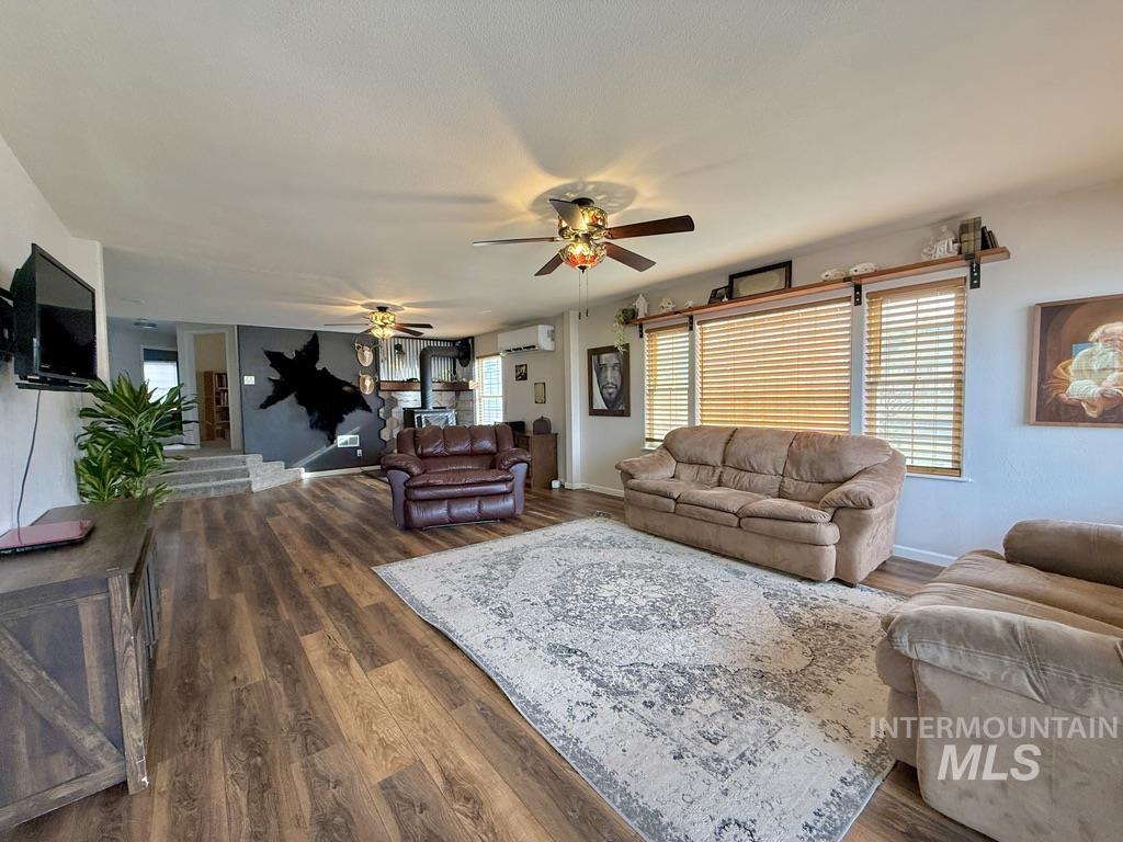 627 S C Street, Grangeville, Idaho 83530, 5 Bedrooms, 3 Bathrooms, Residential For Sale, Price $515,000,MLS 98974865