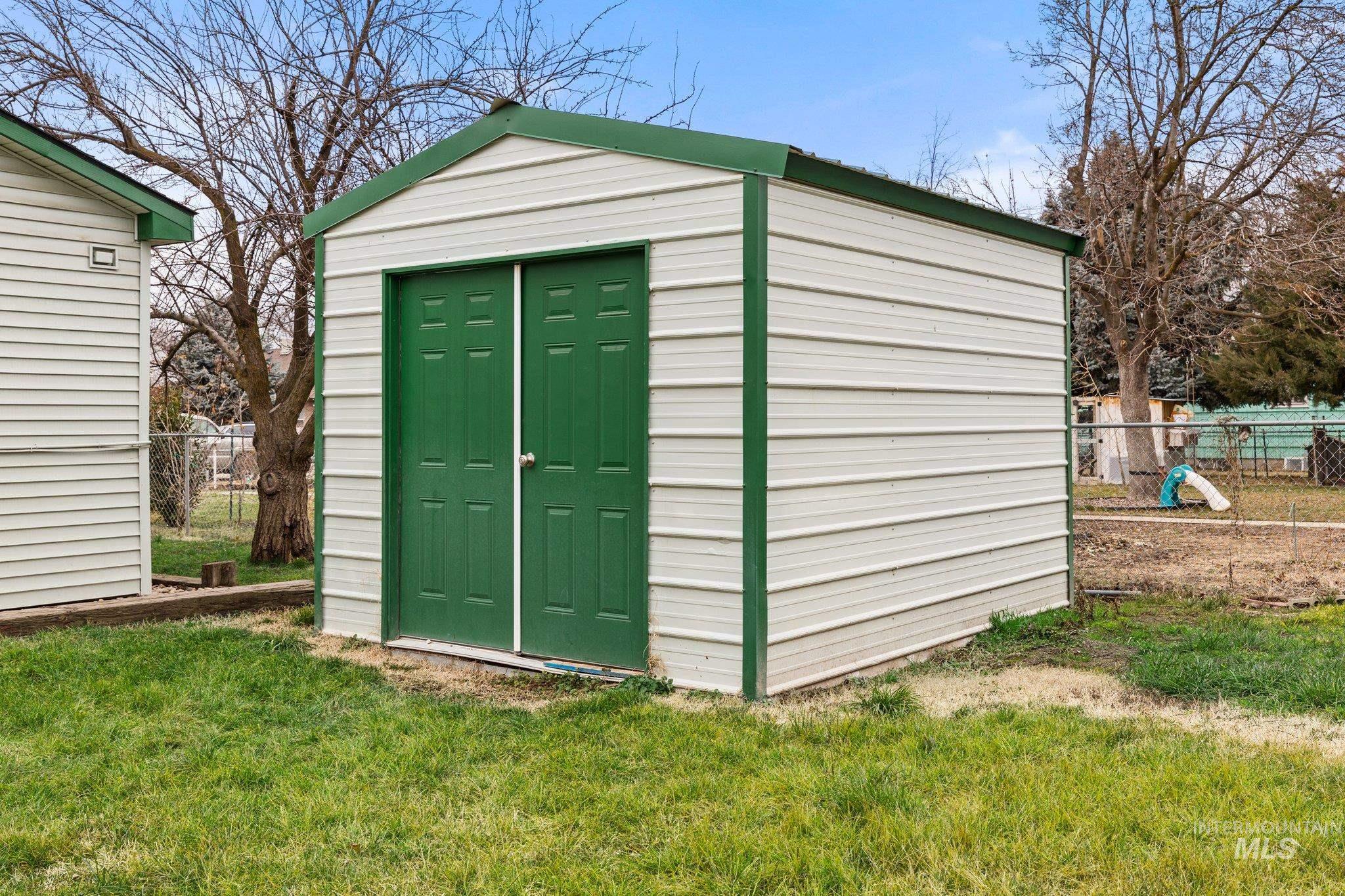 1317 N Arthur St, Caldwell, Idaho 83605, 3 Bedrooms, 1 Bathroom, Residential For Sale, Price $295,000,MLS 98974866