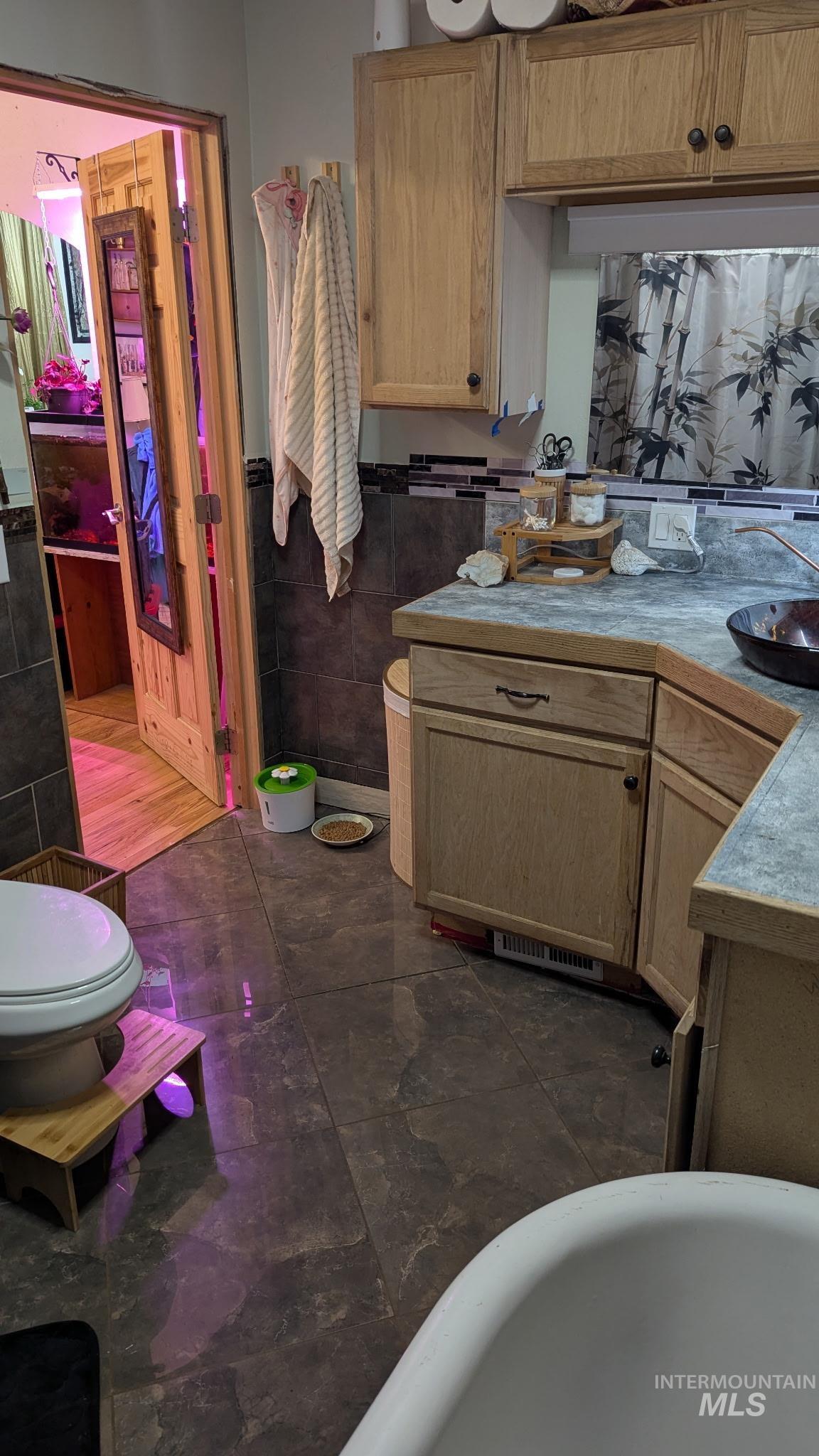 411 S Pine St, Troy, Idaho 83871, 3 Bedrooms, 1 Bathroom, Residential For Sale, Price $160,000,MLS 98974868