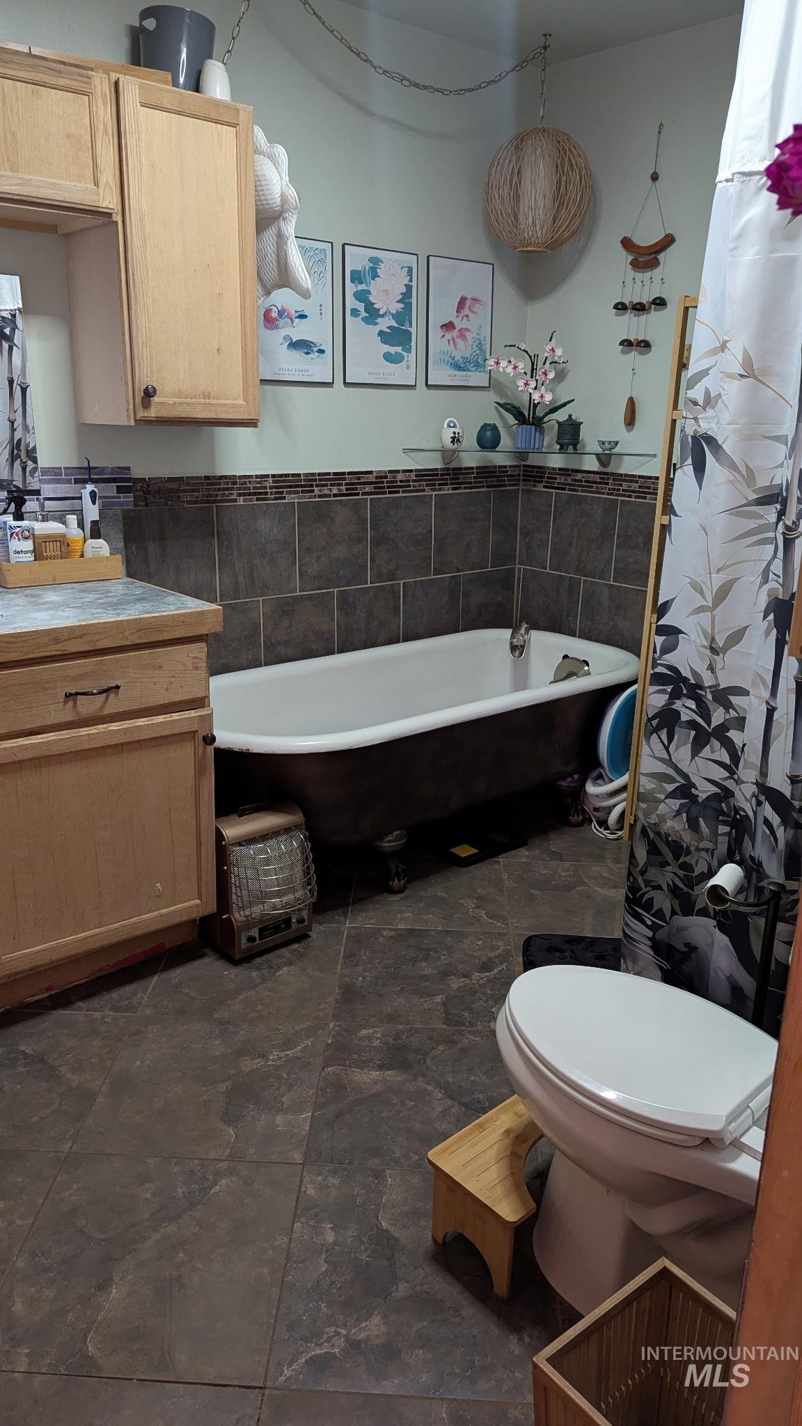 411 S Pine St, Troy, Idaho 83871, 3 Bedrooms, 1 Bathroom, Residential For Sale, Price $160,000,MLS 98974868