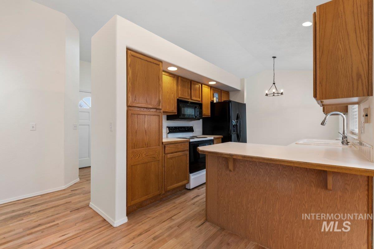 44 S Firwood Ave, Eagle, Idaho 83616, 3 Bedrooms, 2 Bathrooms, Residential For Sale, Price $499,000,MLS 98974870