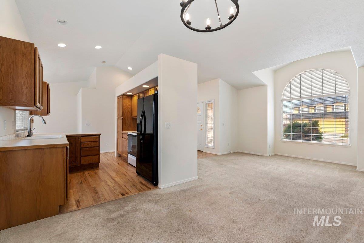 44 S Firwood Ave, Eagle, Idaho 83616, 3 Bedrooms, 2 Bathrooms, Residential For Sale, Price $499,000,MLS 98974870