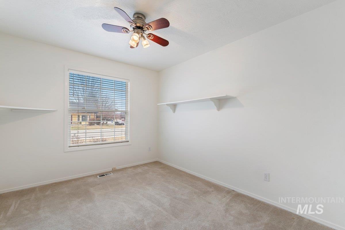 44 S Firwood Ave, Eagle, Idaho 83616, 3 Bedrooms, 2 Bathrooms, Residential For Sale, Price $499,000,MLS 98974870