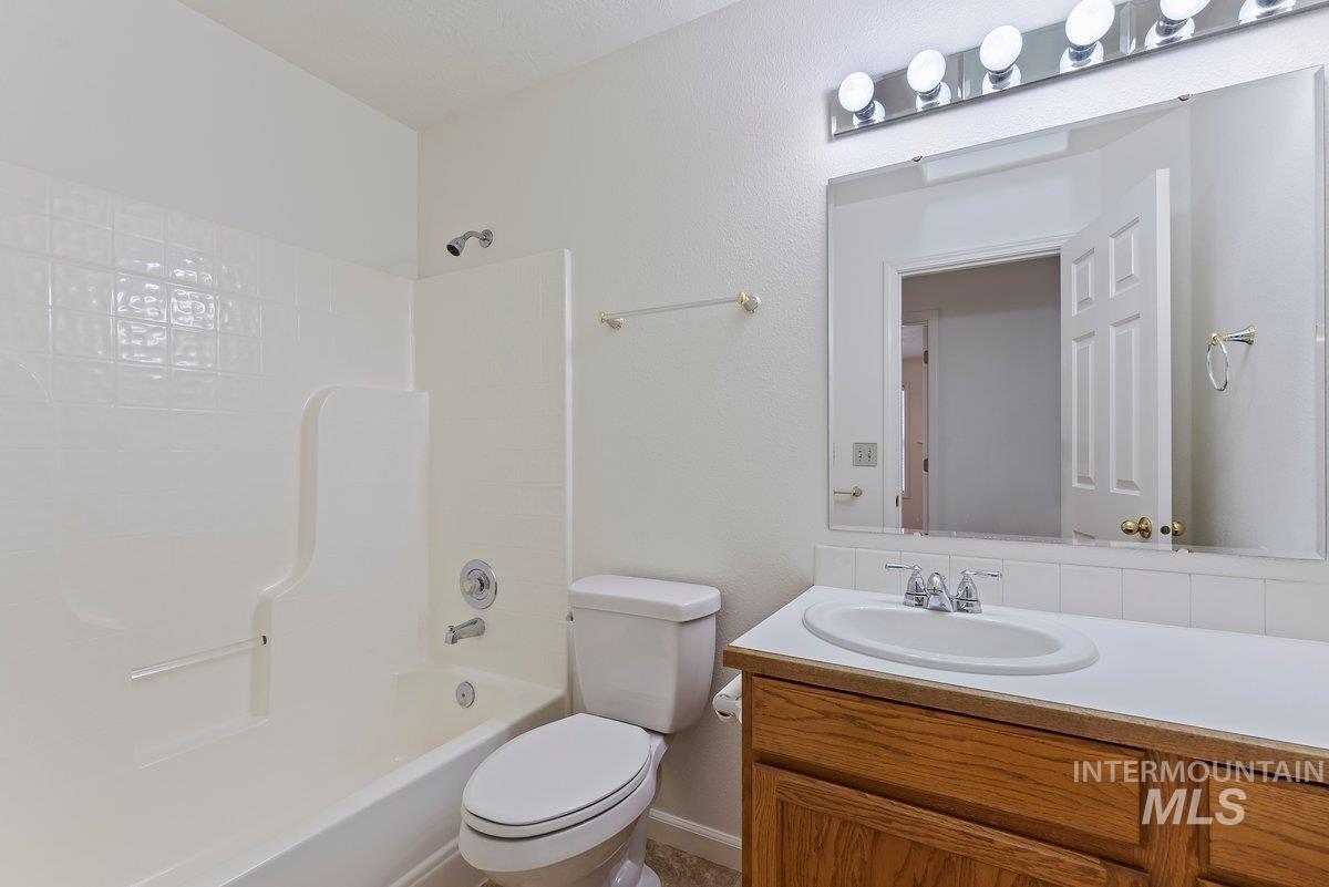 44 S Firwood Ave, Eagle, Idaho 83616, 3 Bedrooms, 2 Bathrooms, Residential For Sale, Price $499,000,MLS 98974870