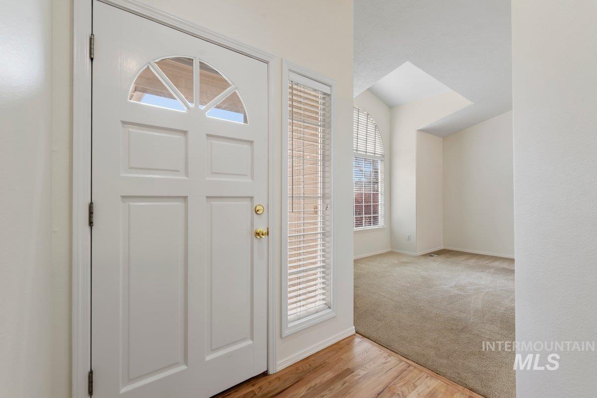 44 S Firwood Ave, Eagle, Idaho 83616, 3 Bedrooms, 2 Bathrooms, Residential For Sale, Price $499,000,MLS 98974870