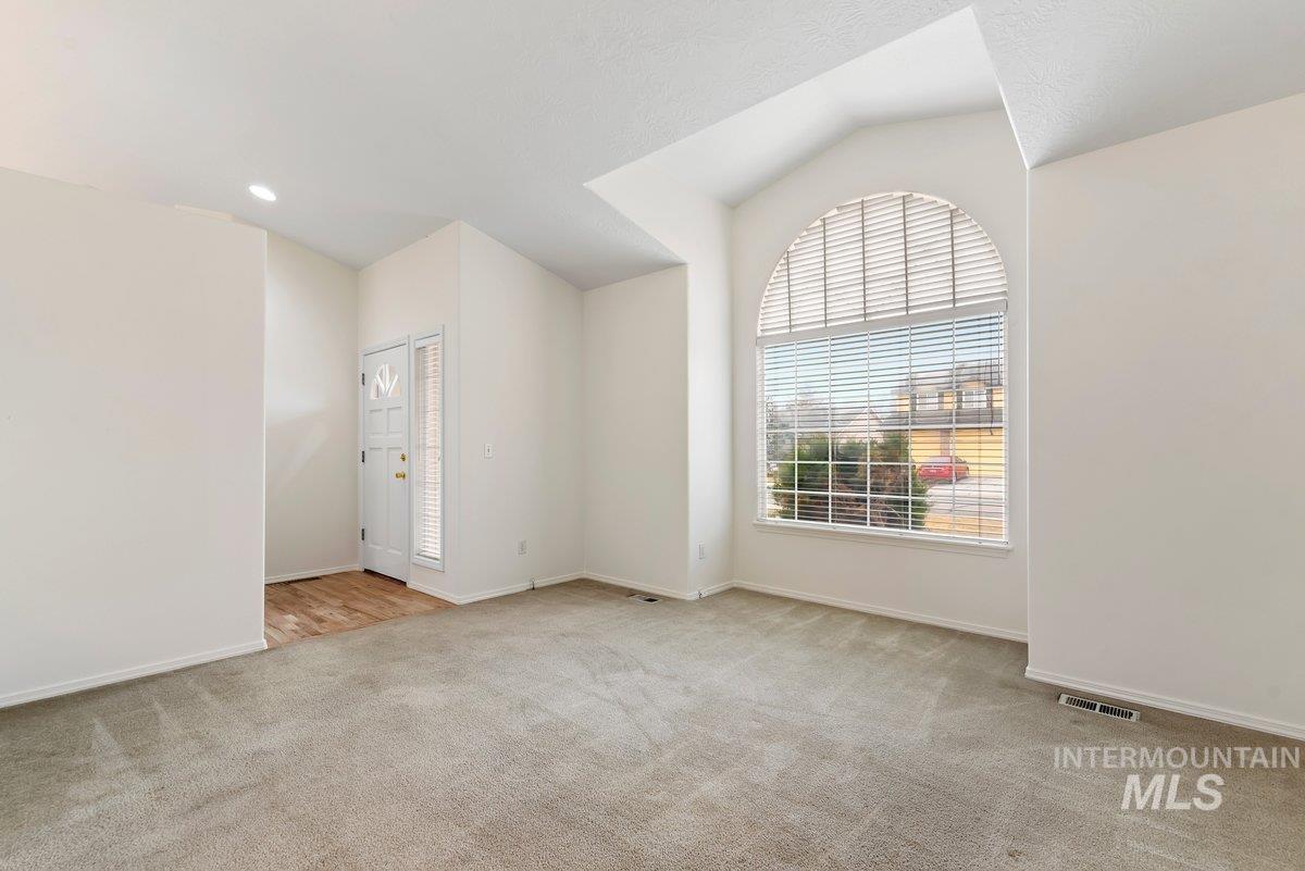 44 S Firwood Ave, Eagle, Idaho 83616, 3 Bedrooms, 2 Bathrooms, Residential For Sale, Price $499,000,MLS 98974870