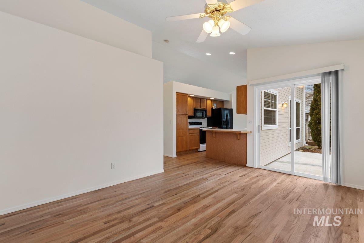 44 S Firwood Ave, Eagle, Idaho 83616, 3 Bedrooms, 2 Bathrooms, Residential For Sale, Price $499,000,MLS 98974870