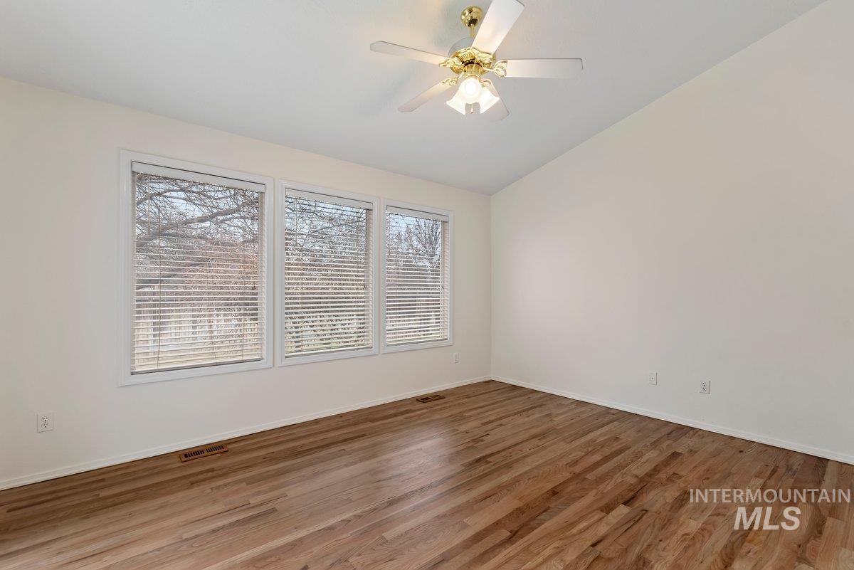 44 S Firwood Ave, Eagle, Idaho 83616, 3 Bedrooms, 2 Bathrooms, Residential For Sale, Price $499,000,MLS 98974870