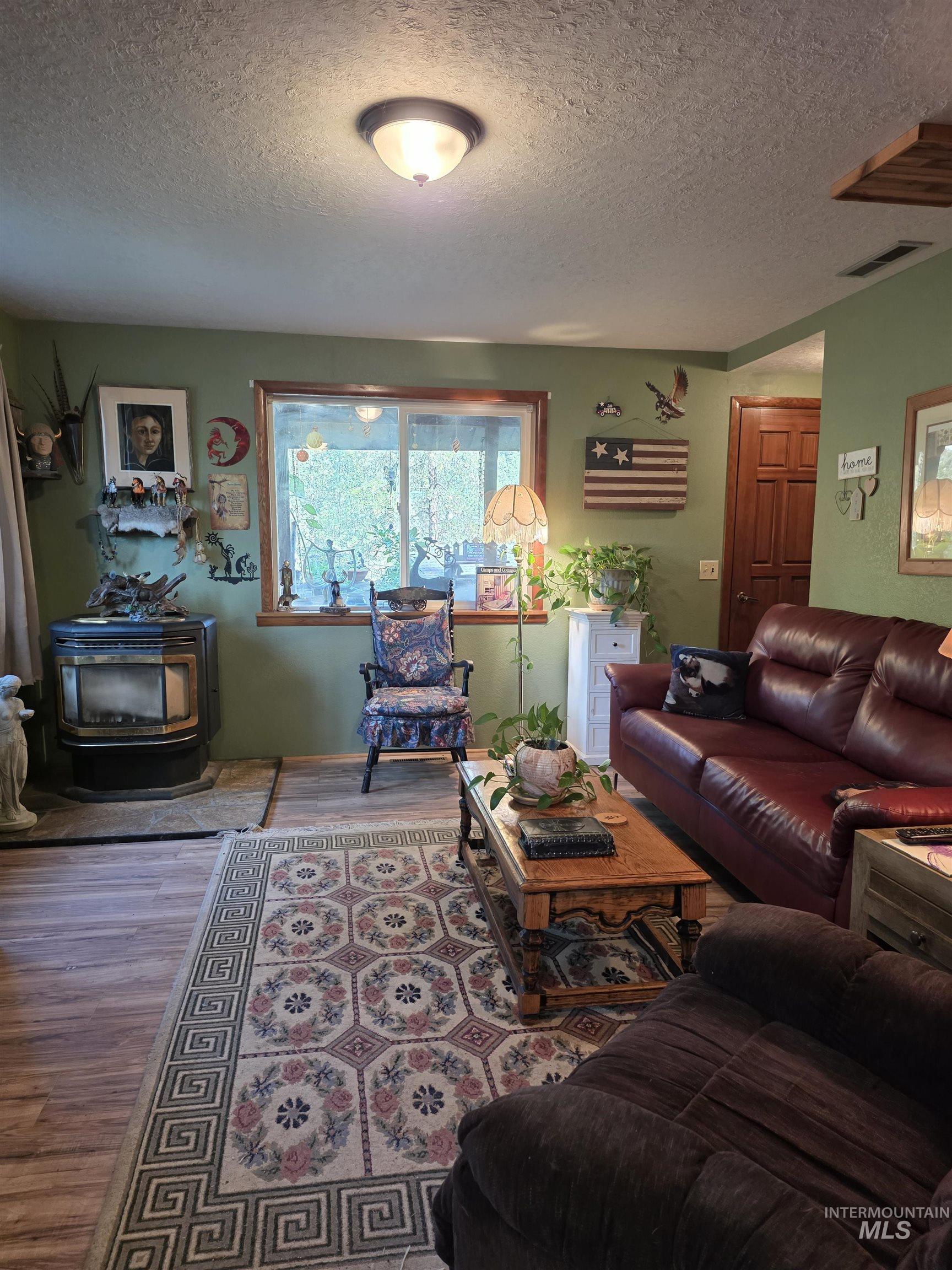 122 Oak Lane, Orofino, Idaho 83544, 3 Bedrooms, 3 Bathrooms, Residential For Sale, Price $390,000,MLS 98974871