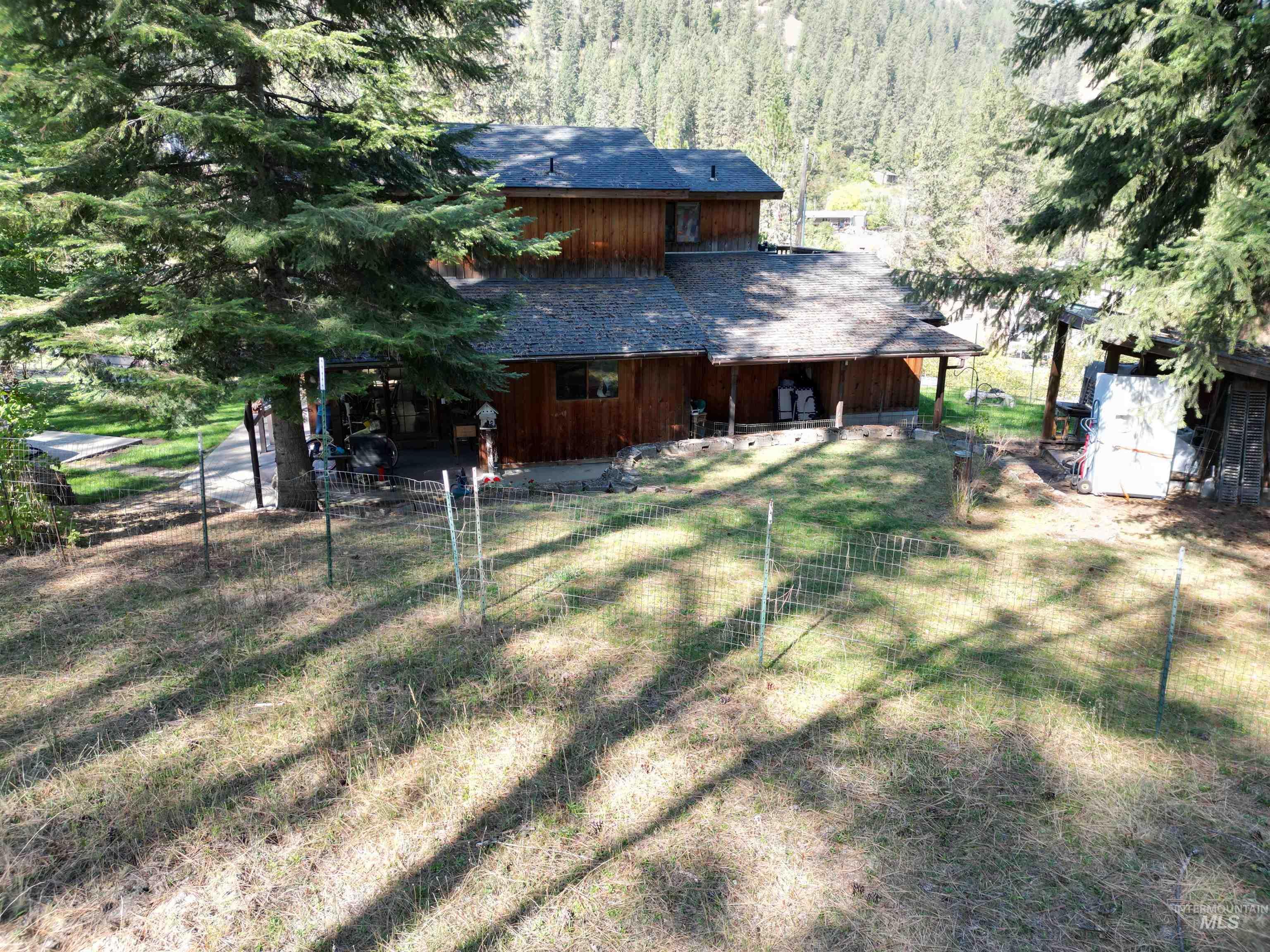 122 Oak Lane, Orofino, Idaho 83544, 3 Bedrooms, 3 Bathrooms, Residential For Sale, Price $390,000,MLS 98974871