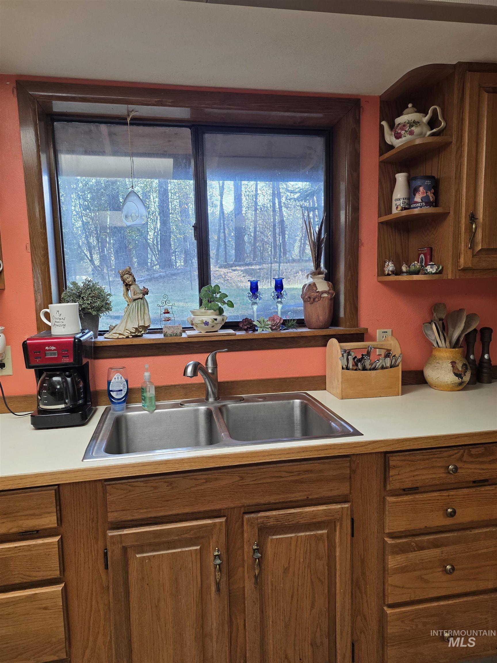 122 Oak Lane, Orofino, Idaho 83544, 3 Bedrooms, 3 Bathrooms, Residential For Sale, Price $390,000,MLS 98974871