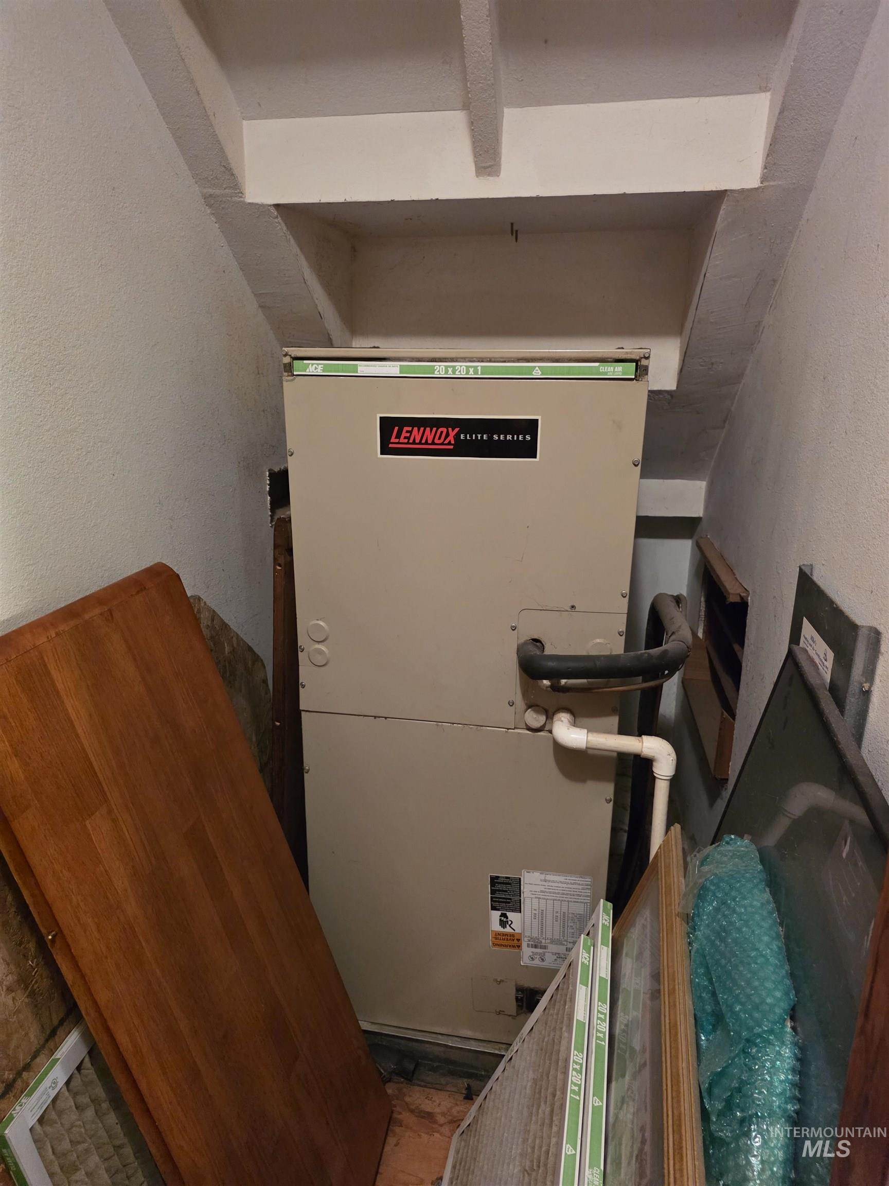 122 Oak Lane, Orofino, Idaho 83544, 3 Bedrooms, 3 Bathrooms, Residential For Sale, Price $390,000,MLS 98974871