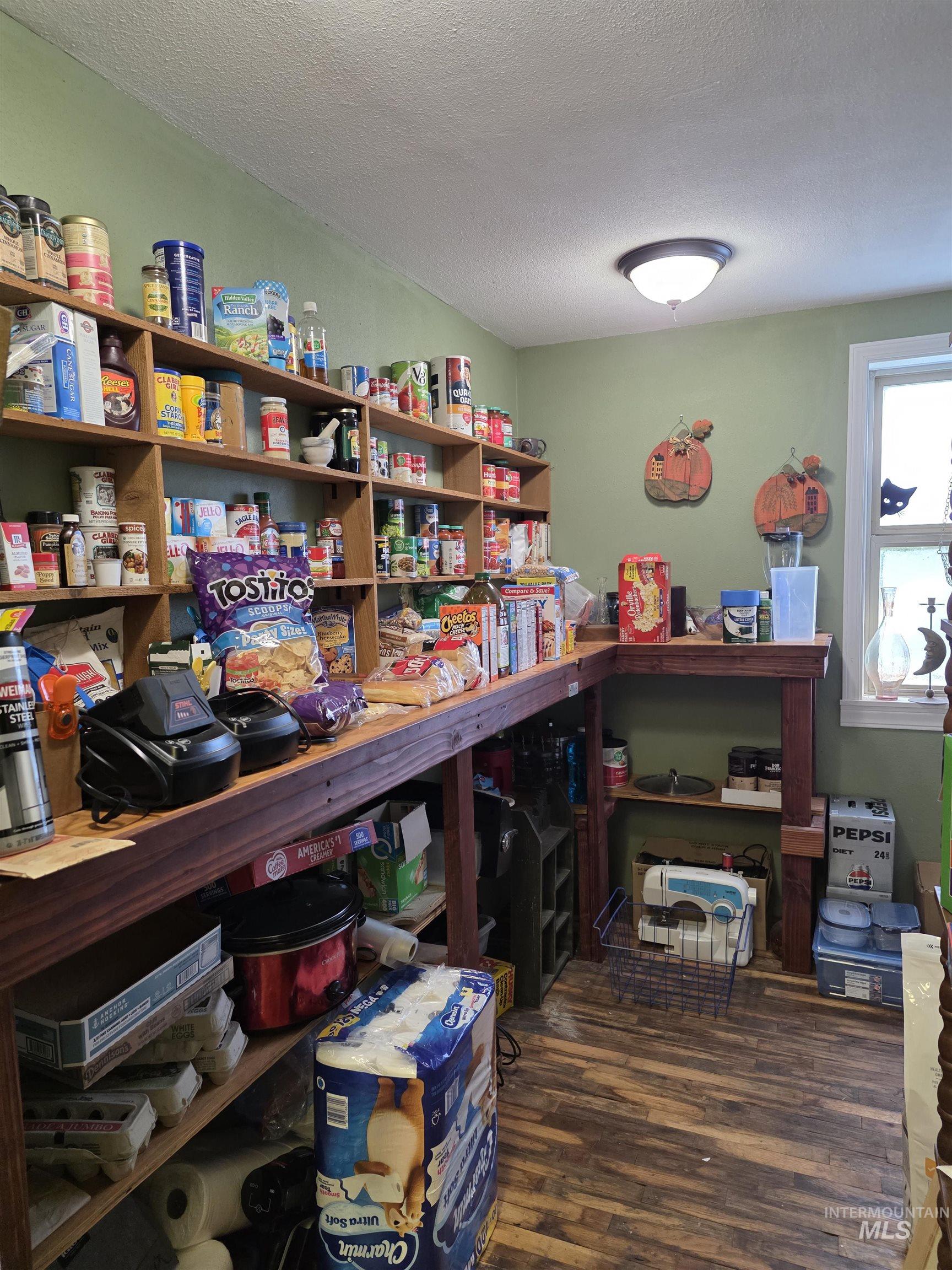 122 Oak Lane, Orofino, Idaho 83544, 3 Bedrooms, 3 Bathrooms, Residential For Sale, Price $390,000,MLS 98974871