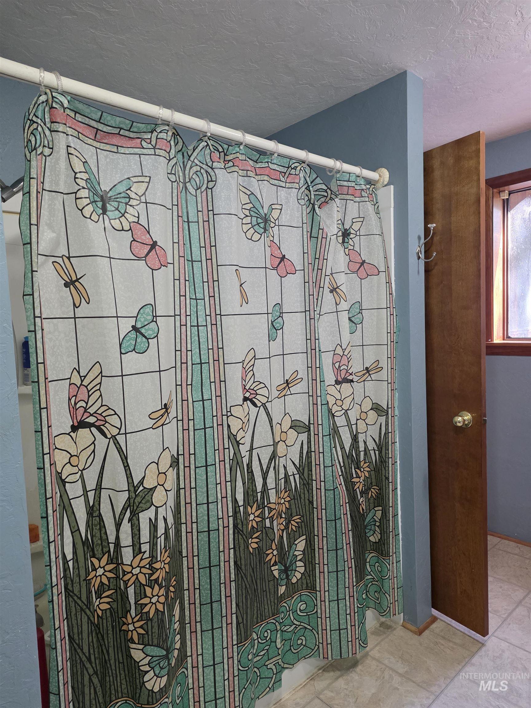 122 Oak Lane, Orofino, Idaho 83544, 3 Bedrooms, 3 Bathrooms, Residential For Sale, Price $390,000,MLS 98974871