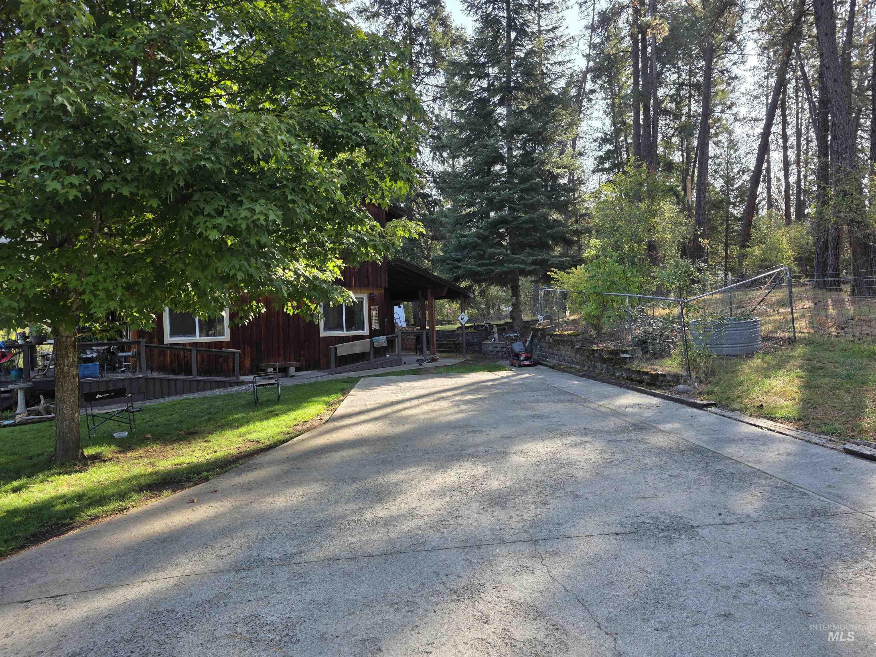 122 Oak Lane, Orofino, Idaho 83544, 3 Bedrooms, 3 Bathrooms, Residential For Sale, Price $390,000,MLS 98974871
