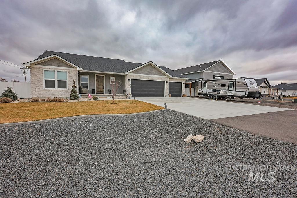 2299 E 4078 N, Filer, Idaho 83328, 3 Bedrooms, 2 Bathrooms, Residential For Sale, Price $765,000,MLS 98974872