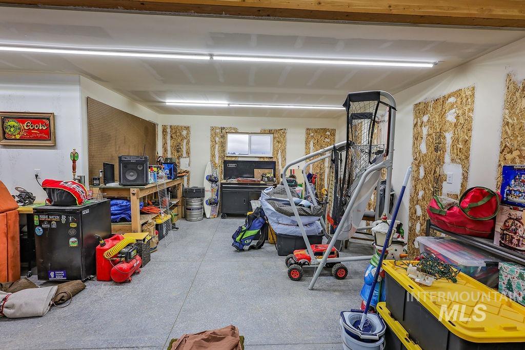 2299 E 4078 N, Filer, Idaho 83328, 3 Bedrooms, 2 Bathrooms, Residential For Sale, Price $765,000, 98974872