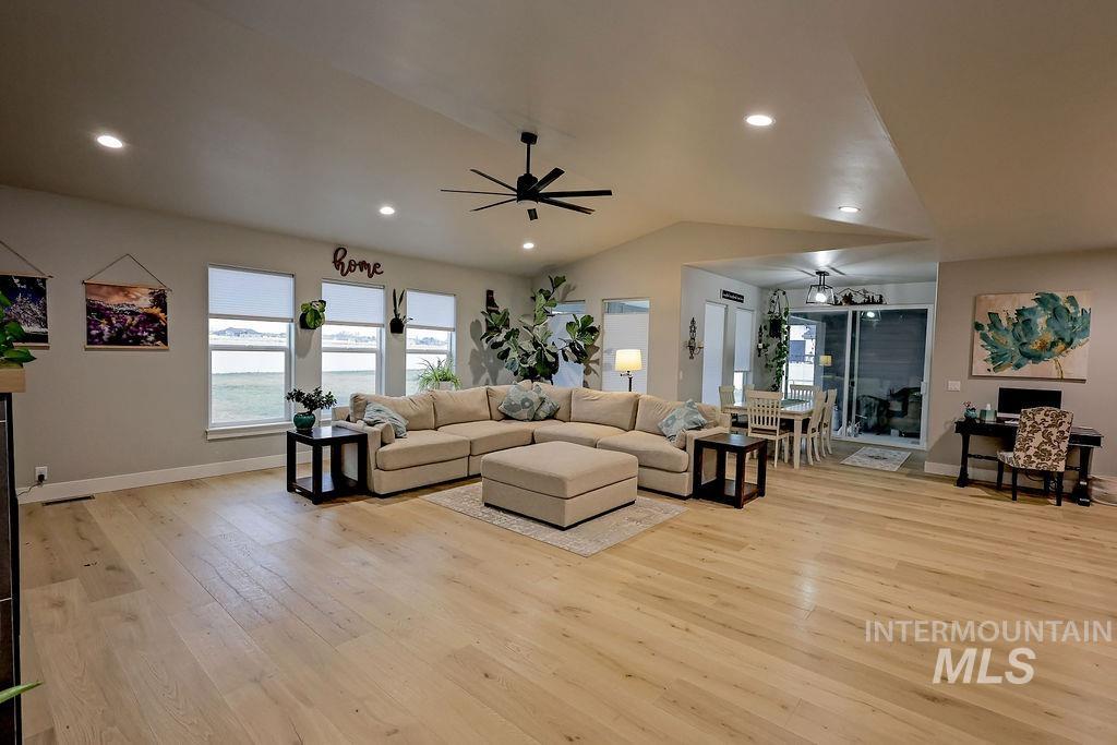 2299 E 4078 N, Filer, Idaho 83328, 3 Bedrooms, 2 Bathrooms, Residential For Sale, Price $765,000,MLS 98974872