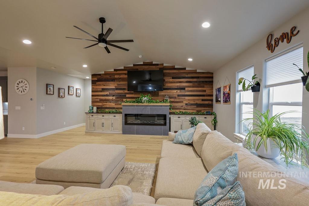 2299 E 4078 N, Filer, Idaho 83328, 3 Bedrooms, 2 Bathrooms, Residential For Sale, Price $765,000,MLS 98974872