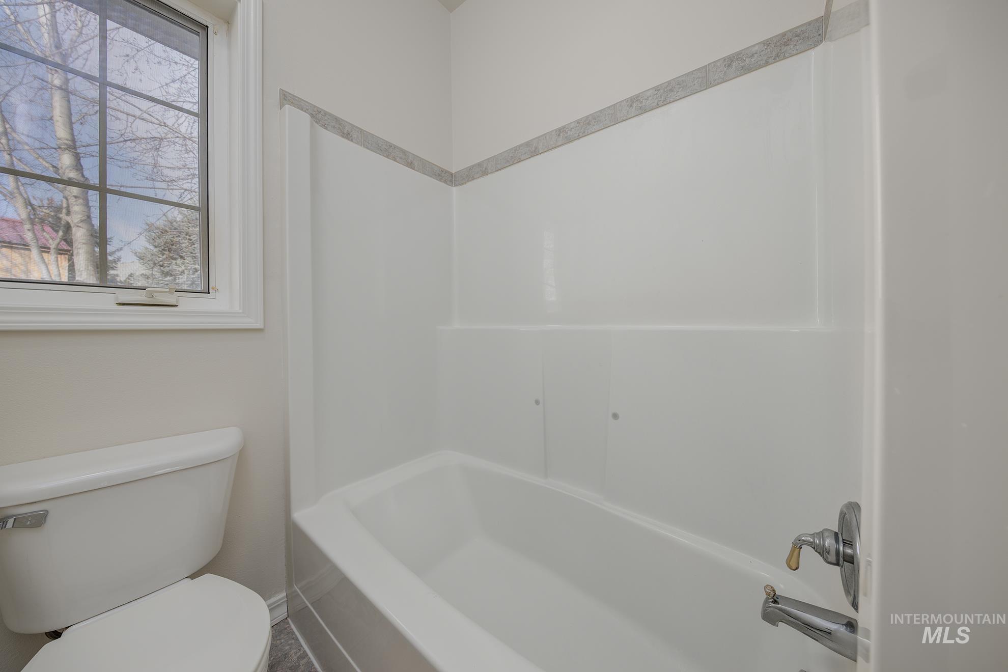 1063 NW 2nd Ave, Ontario, Oregon 97914, 3 Bedrooms, 2 Bathrooms, Residential For Sale, Price $365,000,MLS 98974873