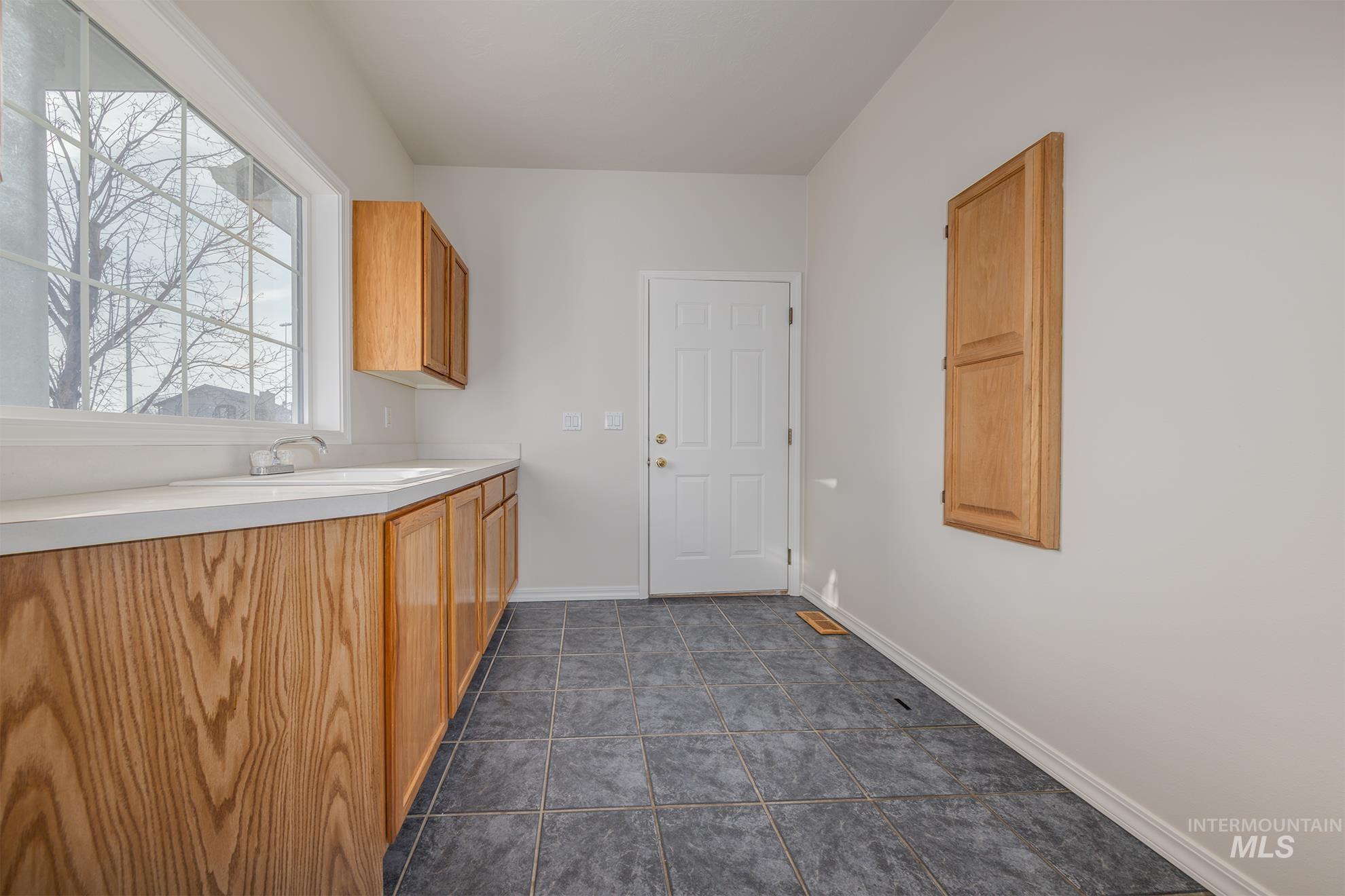 1063 NW 2nd Ave, Ontario, Oregon 97914, 3 Bedrooms, 2 Bathrooms, Residential For Sale, Price $365,000,MLS 98974873