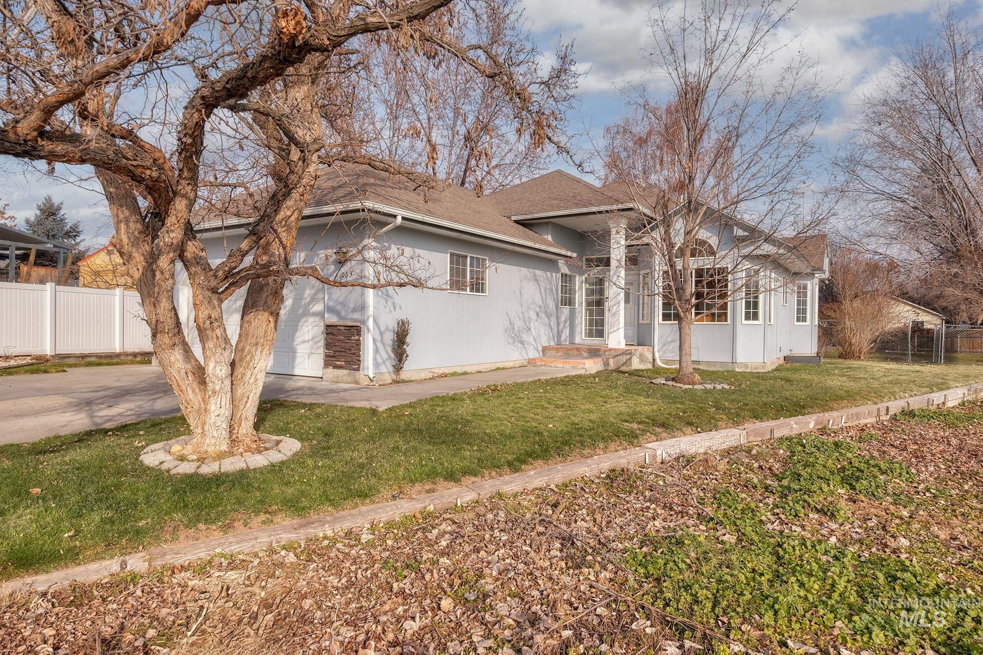 1063 NW 2nd Ave, Ontario, Oregon 97914, 3 Bedrooms, 2 Bathrooms, Residential For Sale, Price $365,000,MLS 98974873