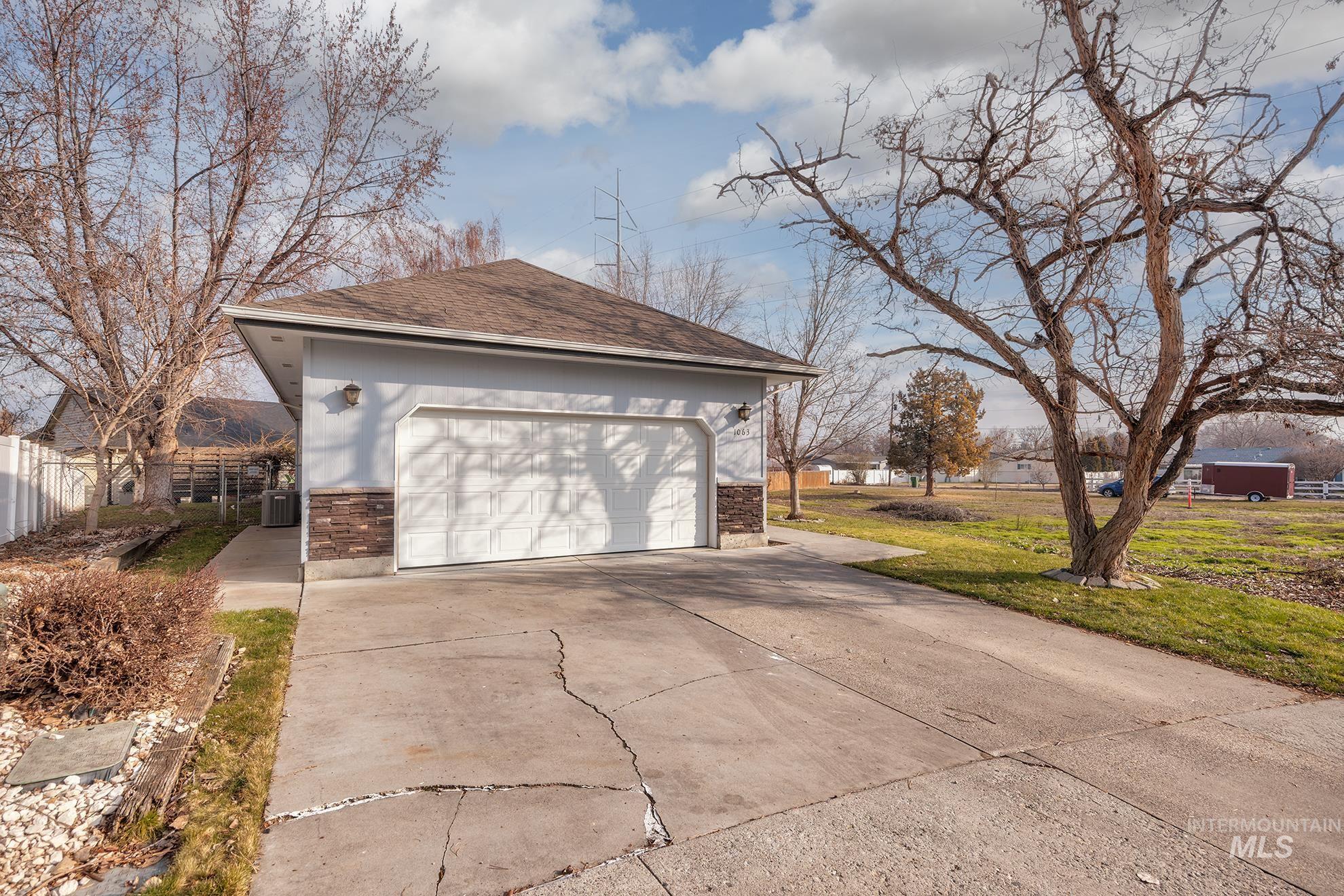 1063 NW 2nd Ave, Ontario, Oregon 97914, 3 Bedrooms, 2 Bathrooms, Residential For Sale, Price $365,000,MLS 98974873