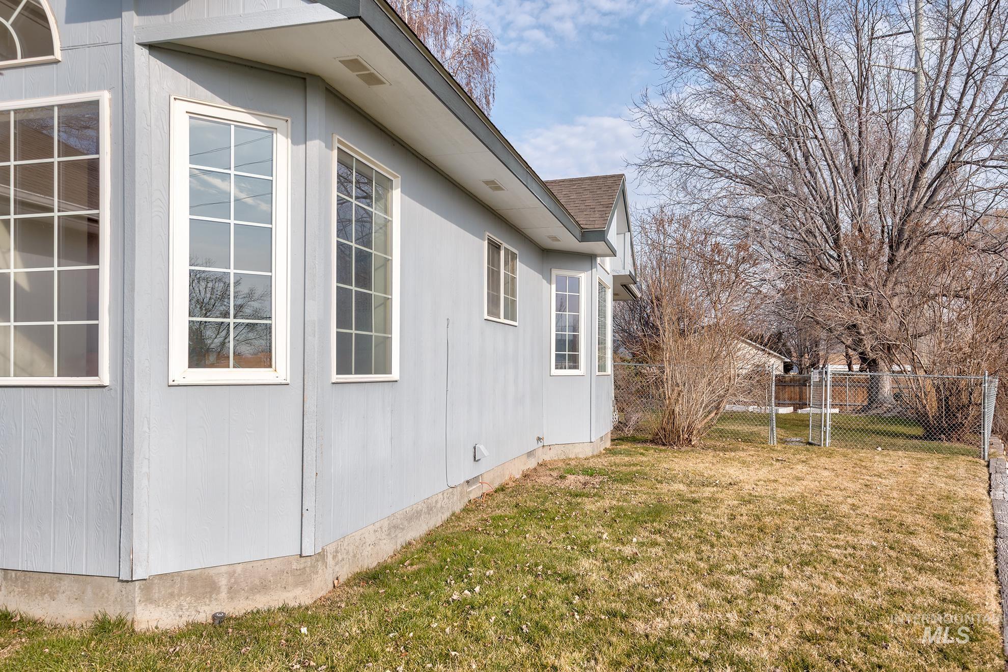 1063 NW 2nd Ave, Ontario, Oregon 97914, 3 Bedrooms, 2 Bathrooms, Residential For Sale, Price $365,000,MLS 98974873