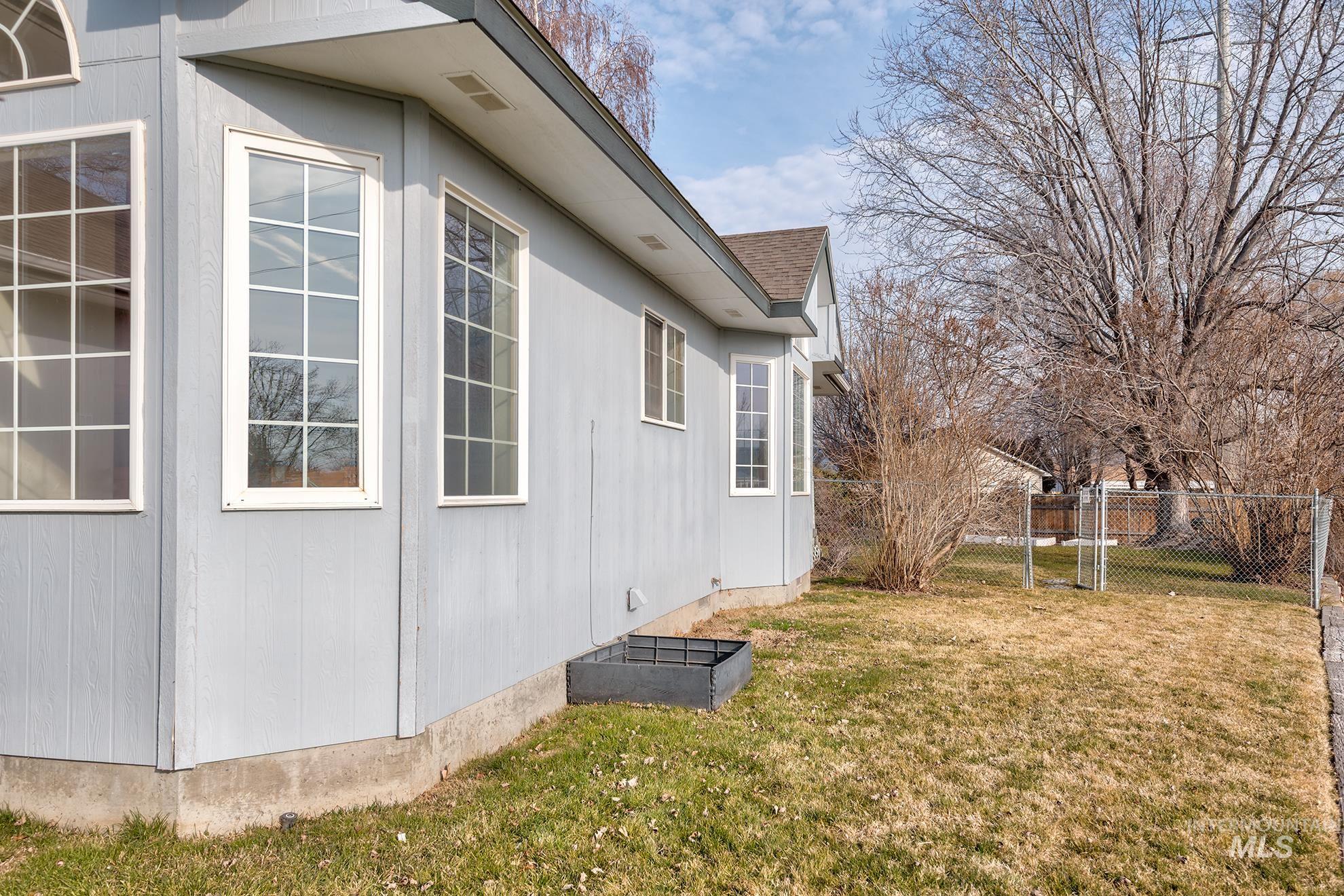 1063 NW 2nd Ave, Ontario, Oregon 97914, 3 Bedrooms, 2 Bathrooms, Residential For Sale, Price $365,000,MLS 98974873