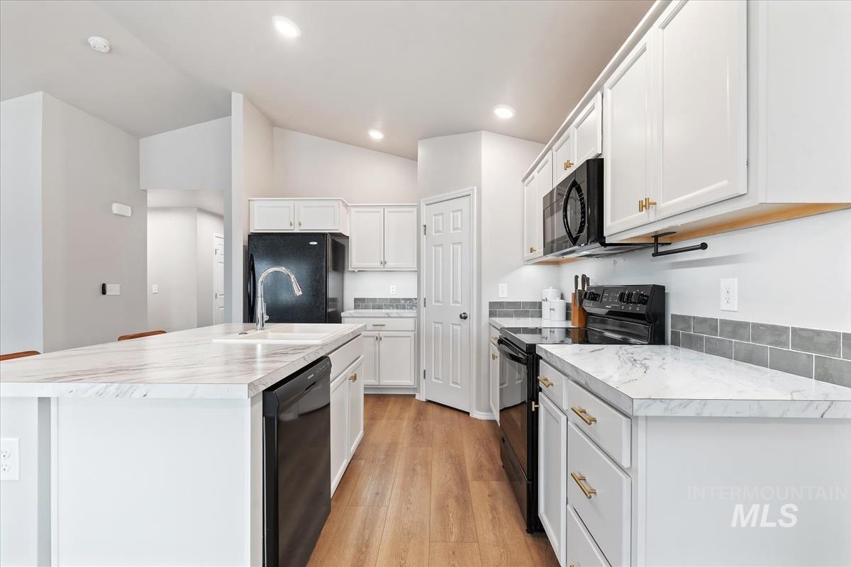 8436 E Copenhaver St, Nampa, Idaho 83687, 3 Bedrooms, 2 Bathrooms, Residential For Sale, Price $390,000,MLS 98974874