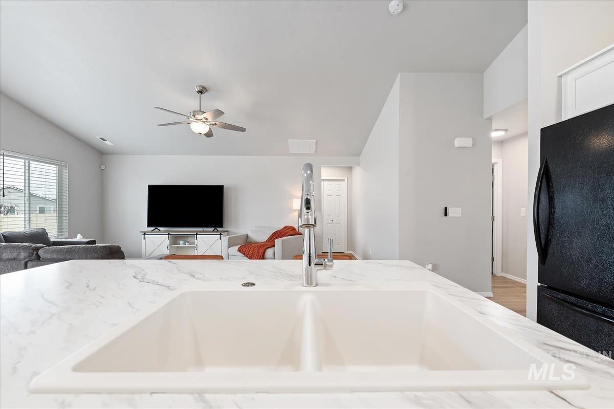 8436 E Copenhaver St, Nampa, Idaho 83687, 3 Bedrooms, 2 Bathrooms, Residential For Sale, Price $390,000,MLS 98974874