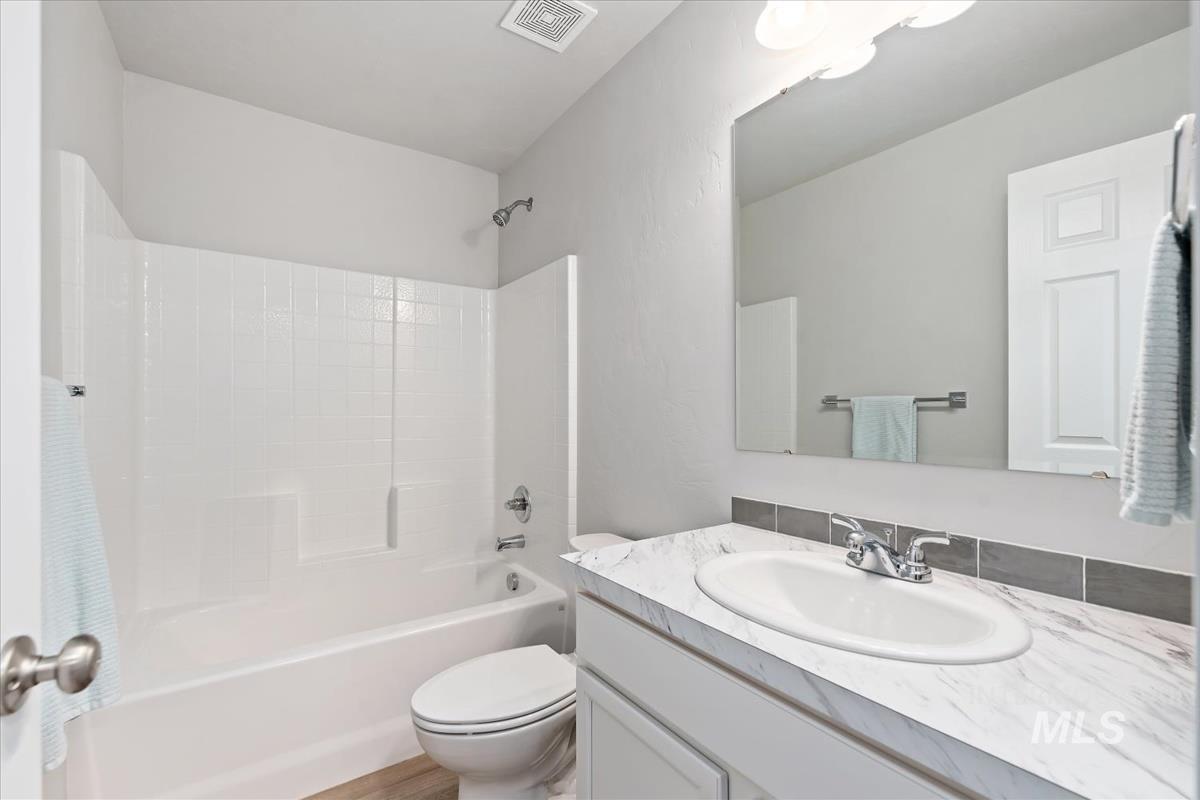 8436 E Copenhaver St, Nampa, Idaho 83687, 3 Bedrooms, 2 Bathrooms, Residential For Sale, Price $390,000,MLS 98974874