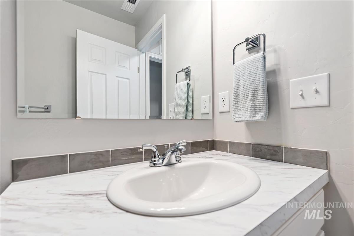 8436 E Copenhaver St, Nampa, Idaho 83687, 3 Bedrooms, 2 Bathrooms, Residential For Sale, Price $390,000,MLS 98974874