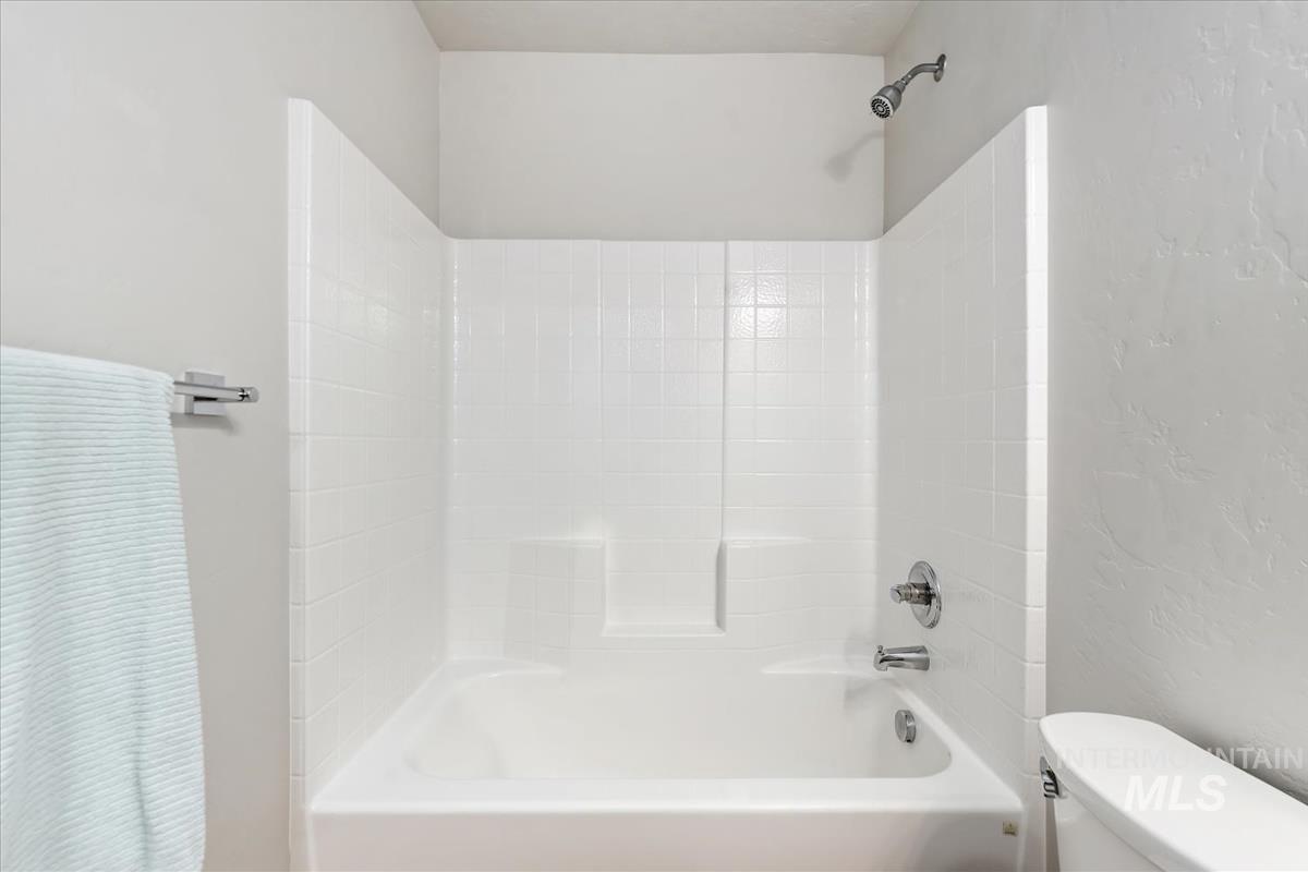 8436 E Copenhaver St, Nampa, Idaho 83687, 3 Bedrooms, 2 Bathrooms, Residential For Sale, Price $390,000,MLS 98974874