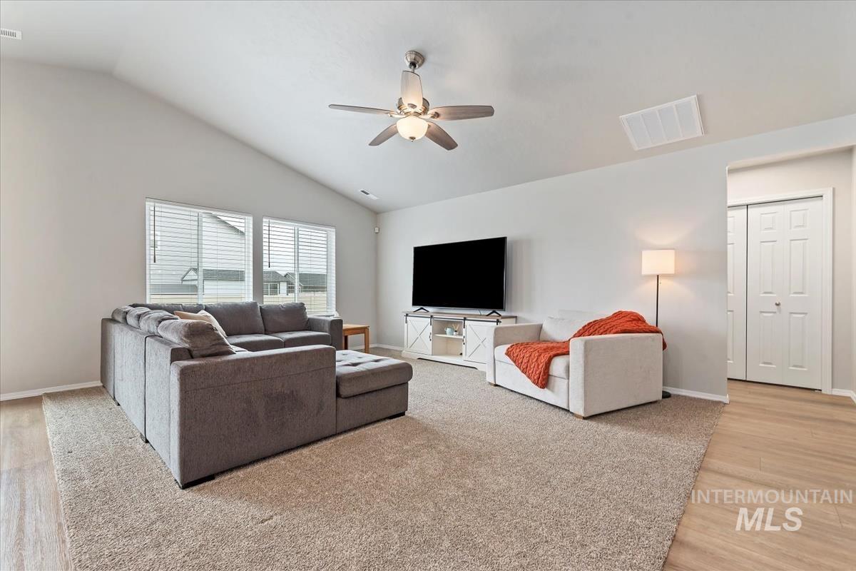 8436 E Copenhaver St, Nampa, Idaho 83687, 3 Bedrooms, 2 Bathrooms, Residential For Sale, Price $390,000,MLS 98974874