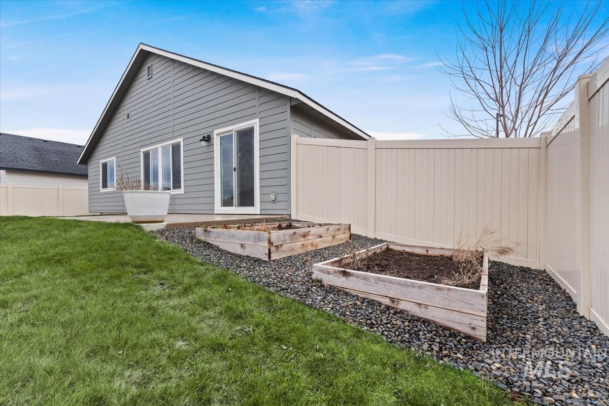 8436 E Copenhaver St, Nampa, Idaho 83687, 3 Bedrooms, 2 Bathrooms, Residential For Sale, Price $390,000,MLS 98974874