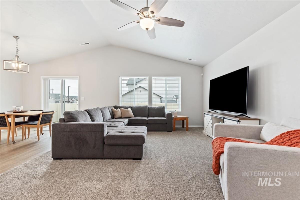 8436 E Copenhaver St, Nampa, Idaho 83687, 3 Bedrooms, 2 Bathrooms, Residential For Sale, Price $390,000,MLS 98974874