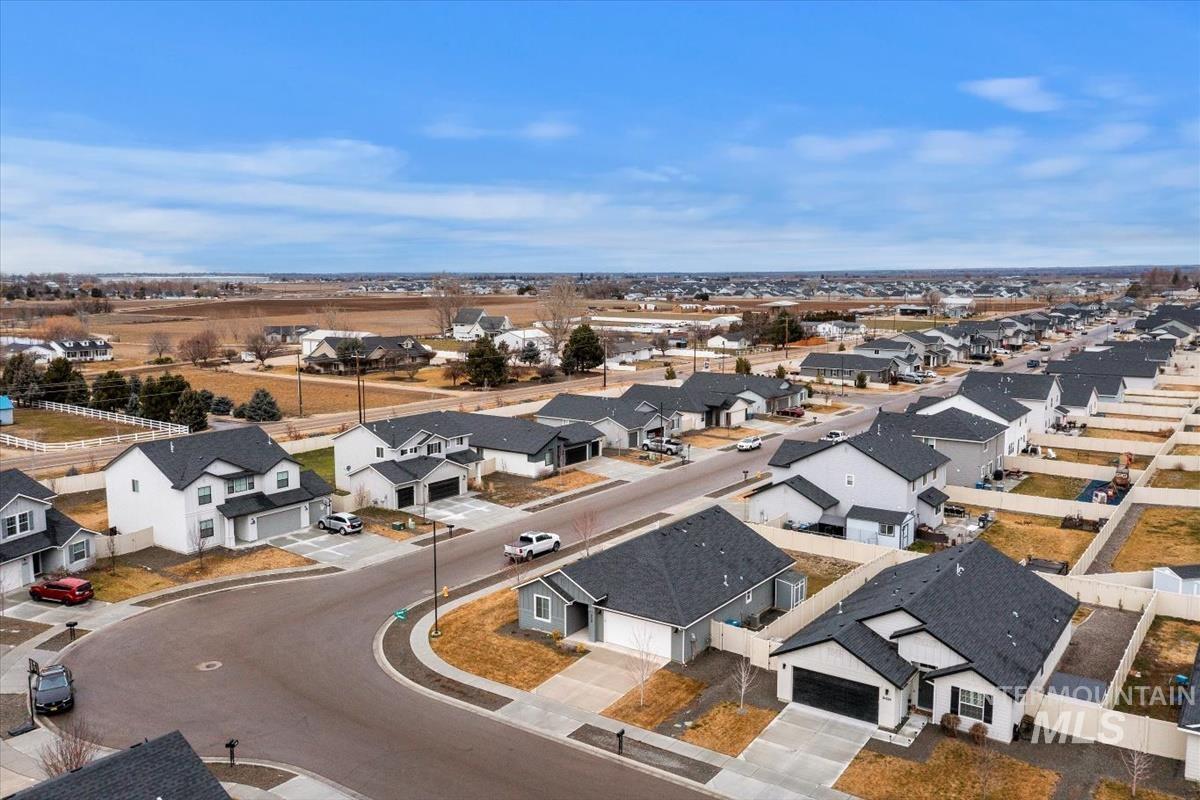 8436 E Copenhaver St, Nampa, Idaho 83687, 3 Bedrooms, 2 Bathrooms, Residential For Sale, Price $390,000,MLS 98974874