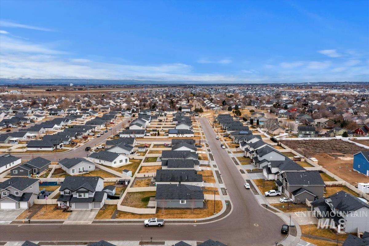 8436 E Copenhaver St, Nampa, Idaho 83687, 3 Bedrooms, 2 Bathrooms, Residential For Sale, Price $390,000,MLS 98974874