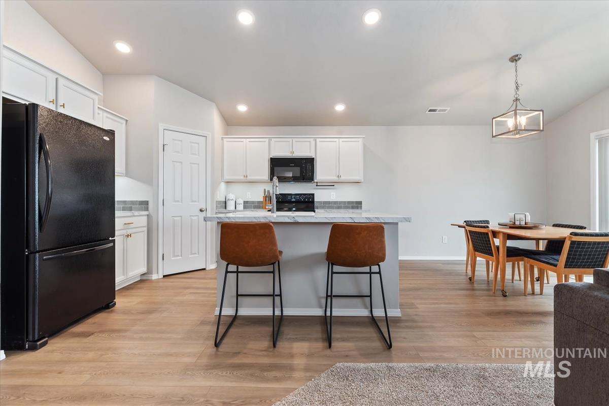 8436 E Copenhaver St, Nampa, Idaho 83687, 3 Bedrooms, 2 Bathrooms, Residential For Sale, Price $390,000,MLS 98974874