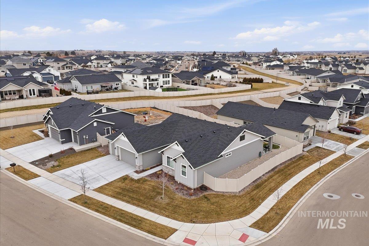 11700 W San Remo Dr., Nampa, Idaho 83686, 3 Bedrooms, 2 Bathrooms, Residential For Sale, Price $529,900,MLS 98974875