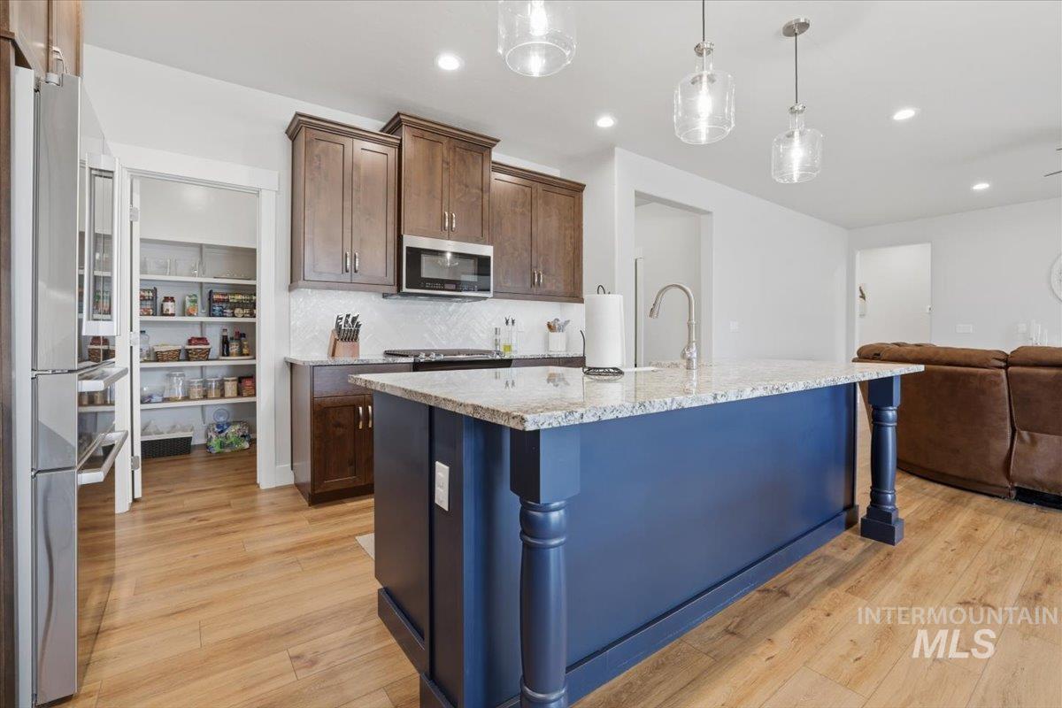 11700 W San Remo Dr., Nampa, Idaho 83686, 3 Bedrooms, 2 Bathrooms, Residential For Sale, Price $540,000,MLS 98974875