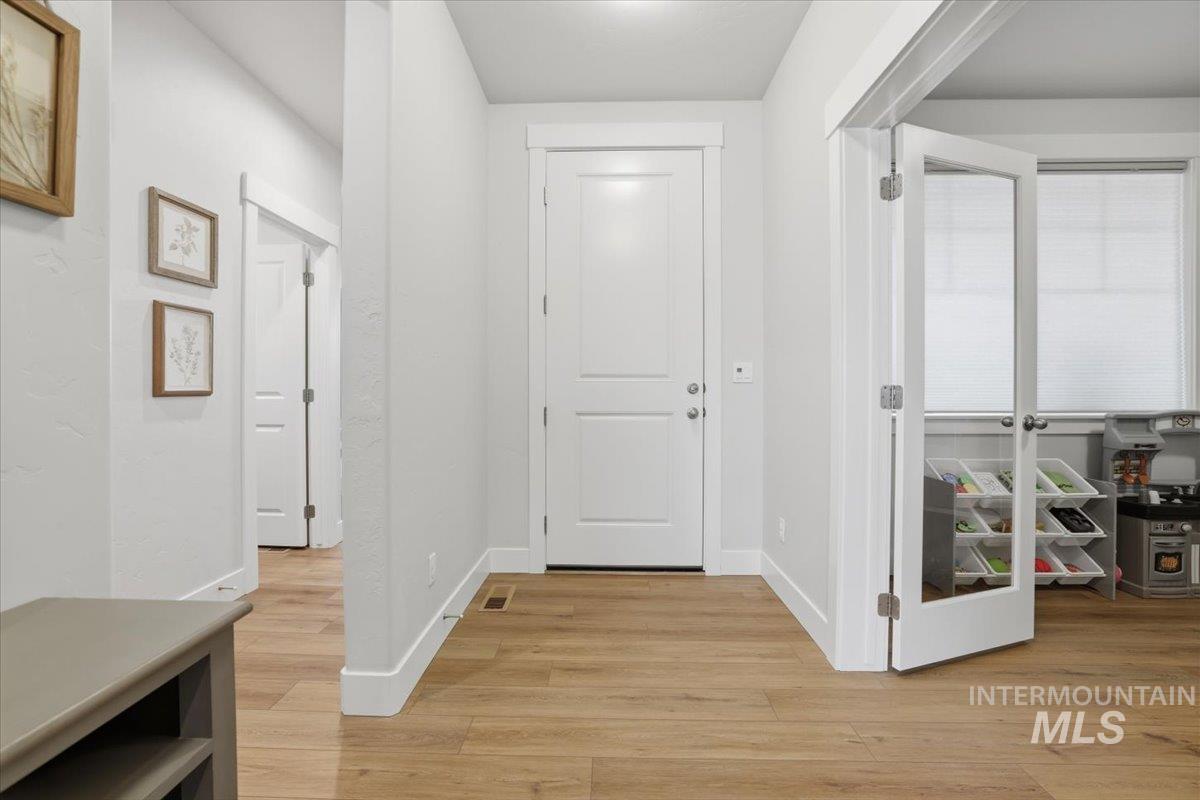 11700 W San Remo Dr., Nampa, Idaho 83686, 3 Bedrooms, 2 Bathrooms, Residential For Sale, Price $540,000,MLS 98974875