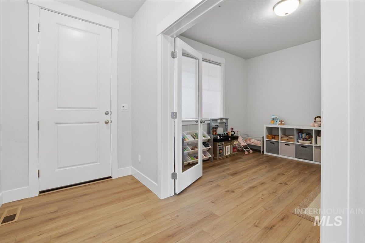 11700 W San Remo Dr., Nampa, Idaho 83686, 3 Bedrooms, 2 Bathrooms, Residential For Sale, Price $540,000,MLS 98974875