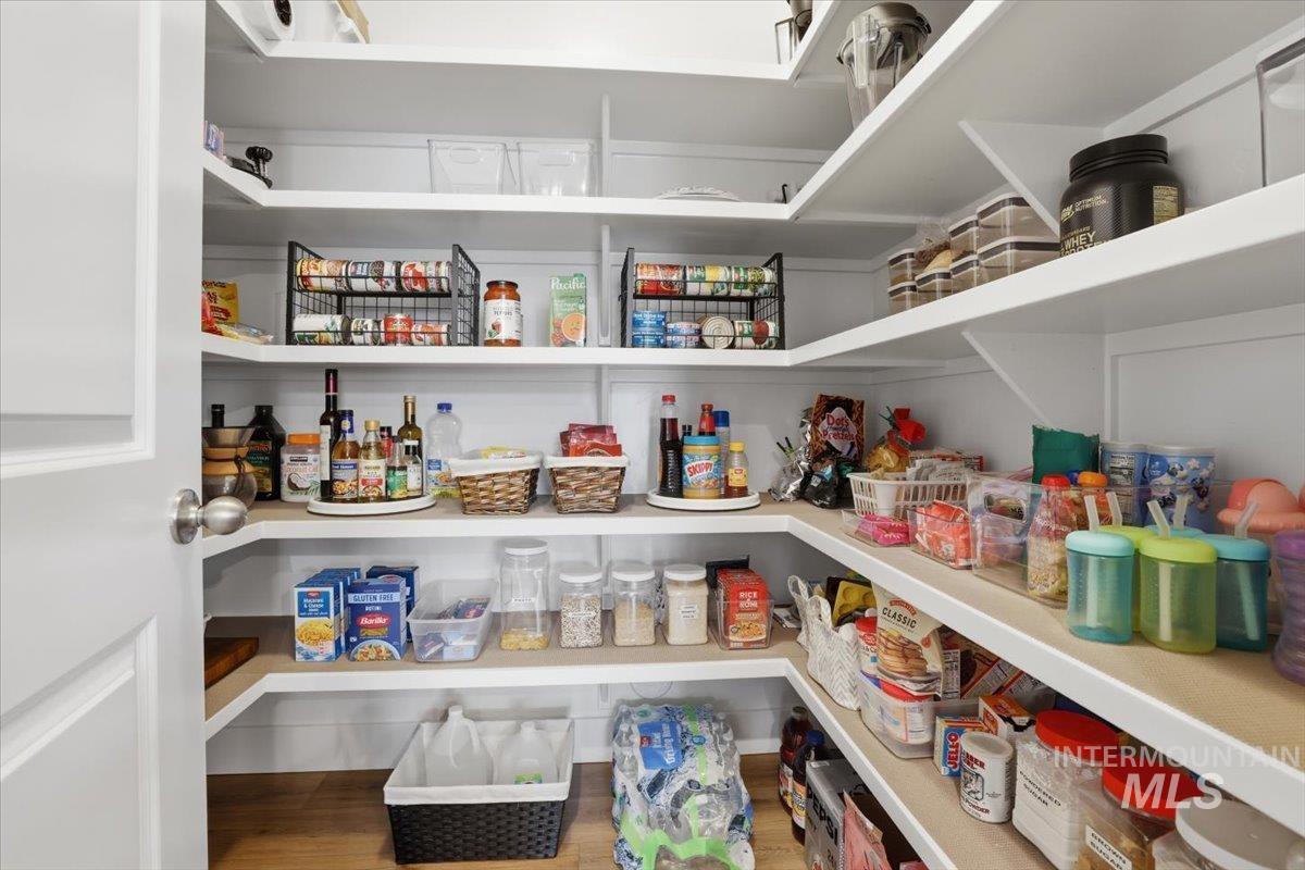 11700 W San Remo Dr., Nampa, Idaho 83686, 3 Bedrooms, 2 Bathrooms, Residential For Sale, Price $529,900,MLS 98974875