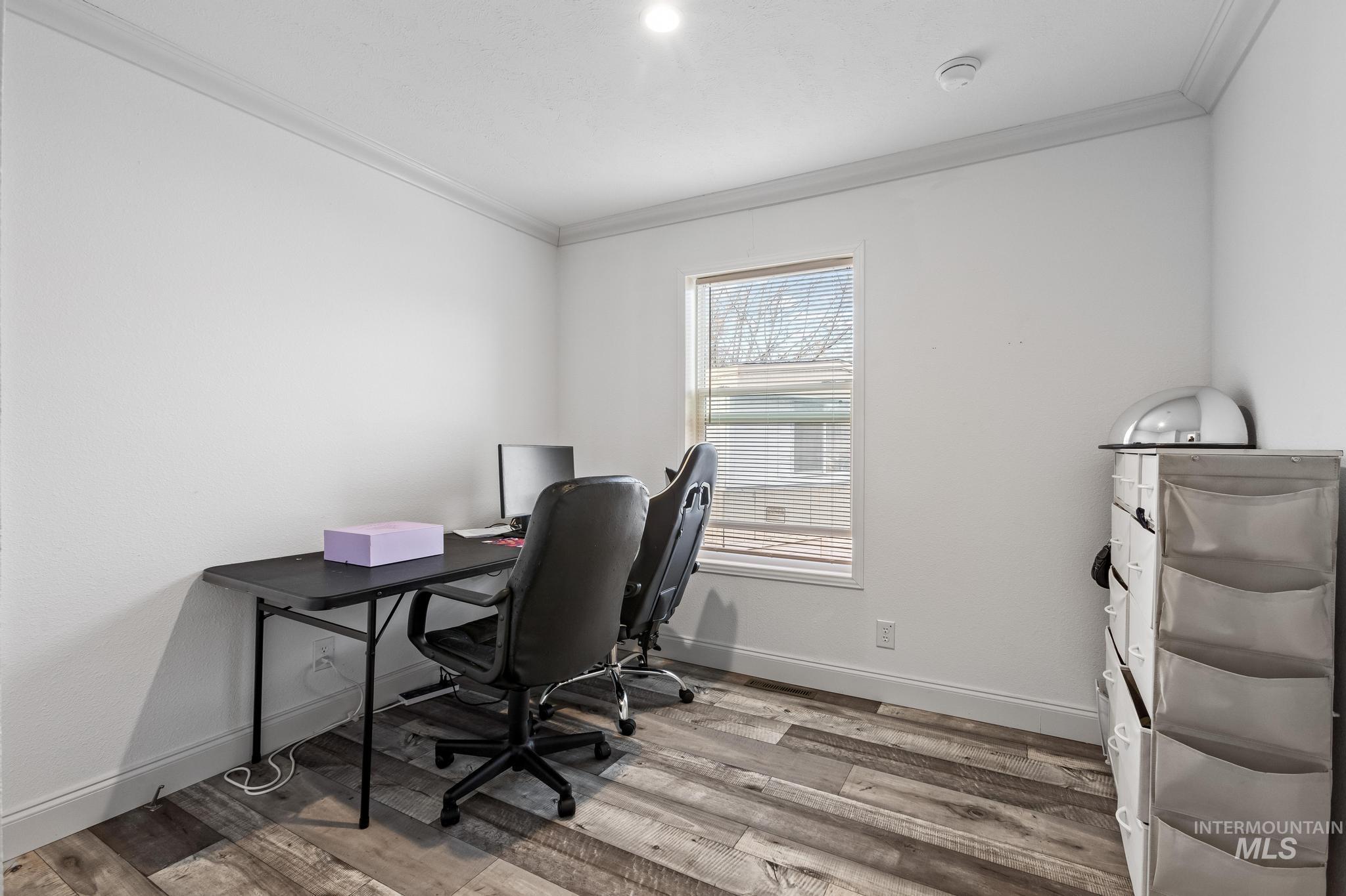 1151 N Fawn Ln, Boise, Idaho 83704, 3 Bedrooms, 2 Bathrooms, Residential For Sale, Price $129,990,MLS 98974877