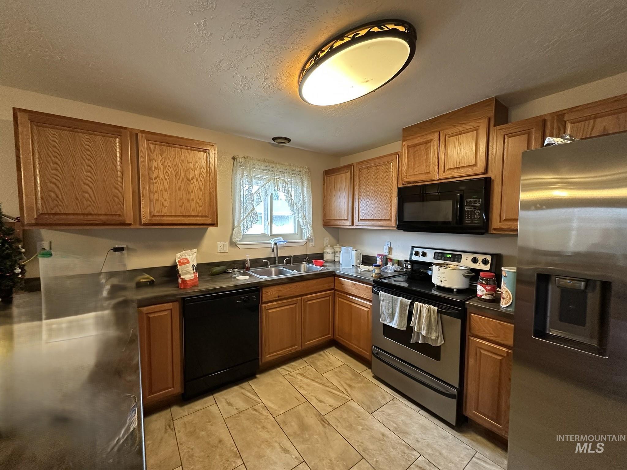 2356 SW 2nd Ave, Ontario, Oregon 97914, 3 Bedrooms, 2 Bathrooms, Residential For Sale, Price $330,000,MLS 98974878