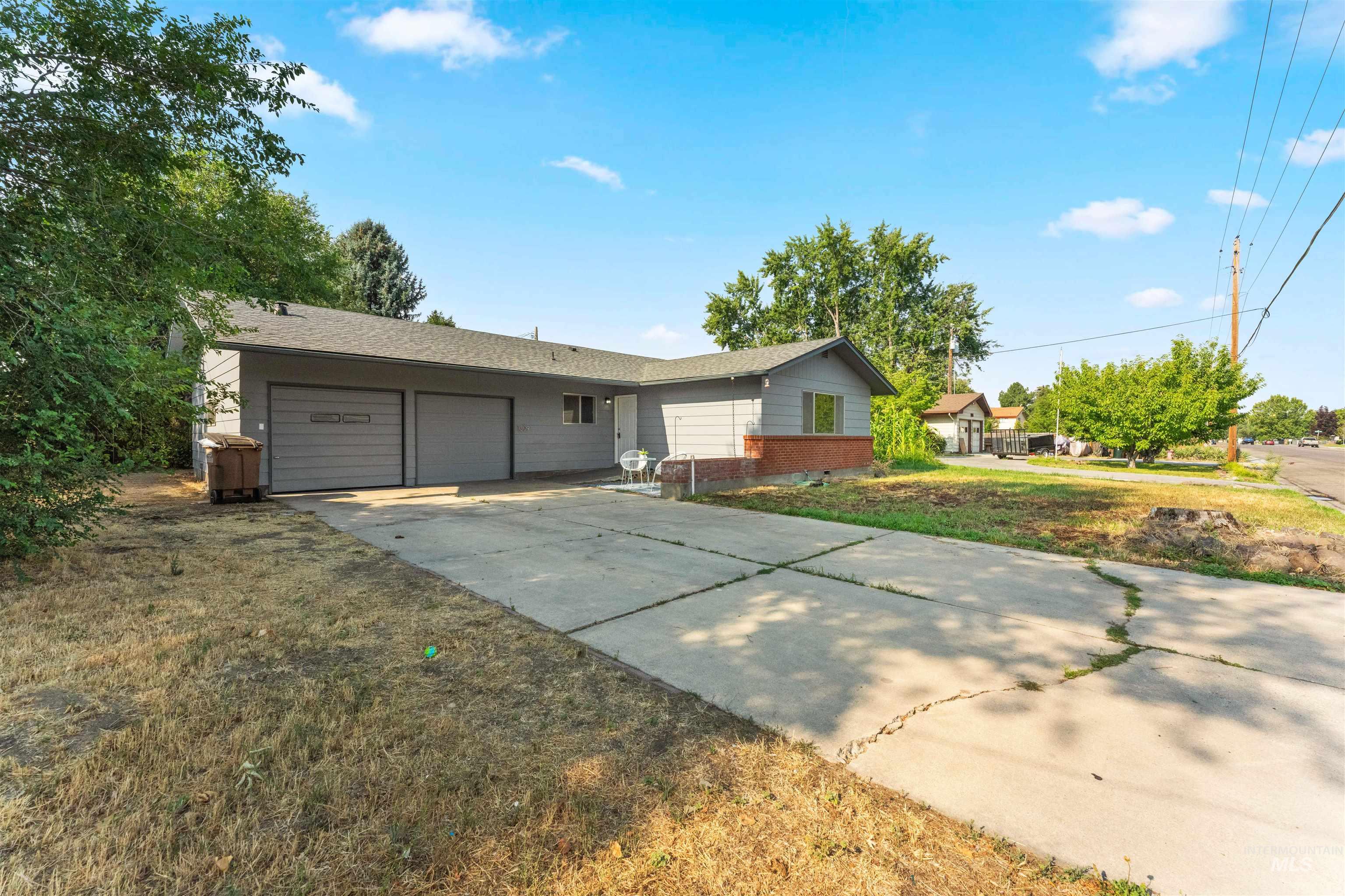 1309 E Main Street, Emmett, Idaho 83617, 3 Bedrooms, 2 Bathrooms, Residential Income For Sale, Price $335,000,MLS 98974879