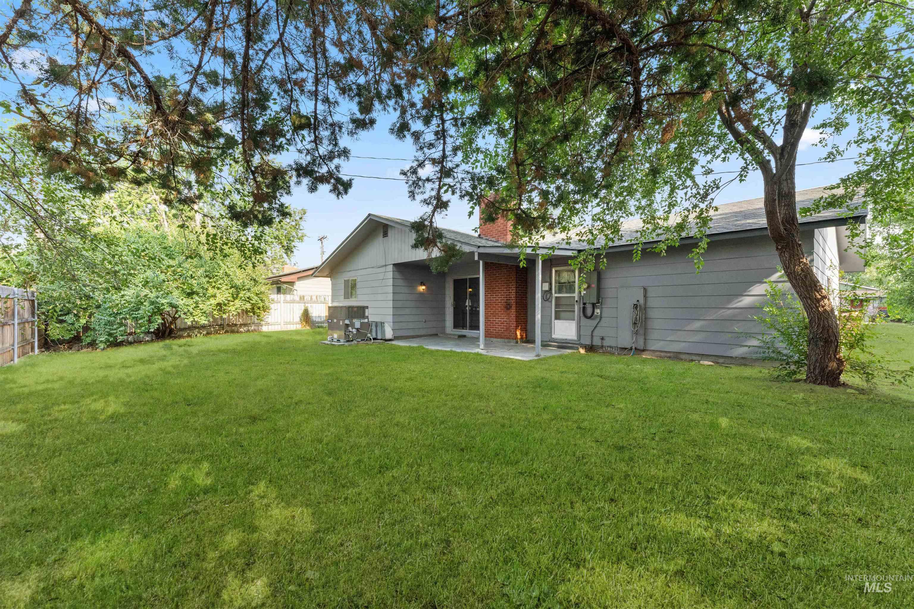 1309 E Main Street, Emmett, Idaho 83617, 3 Bedrooms, 2 Bathrooms, Residential Income For Sale, Price $335,000,MLS 98974879