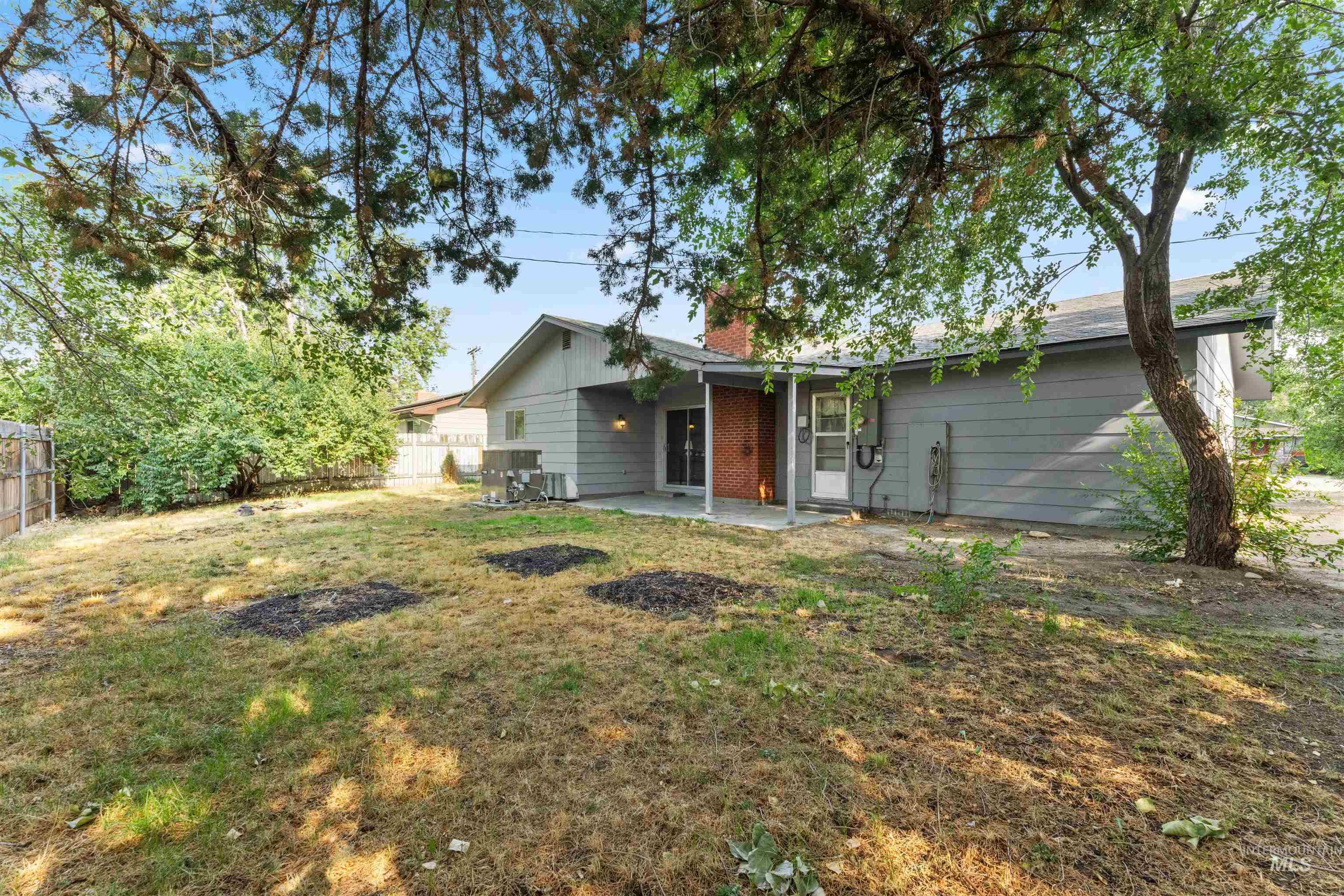 1309 E Main Street, Emmett, Idaho 83617, 3 Bedrooms, 2 Bathrooms, Residential Income For Sale, Price $335,000,MLS 98974879